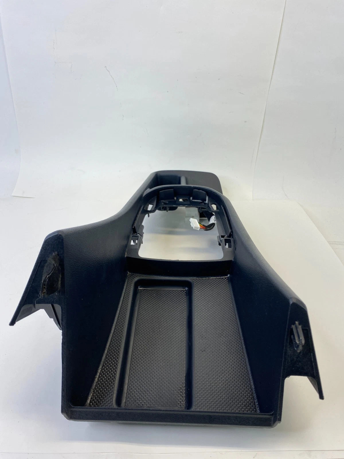 2012-2017 KIA RIO CENTER CONSOLE SHIFT SHIFTER PANEL TRIM BEZEL 84631-1W000 OEM