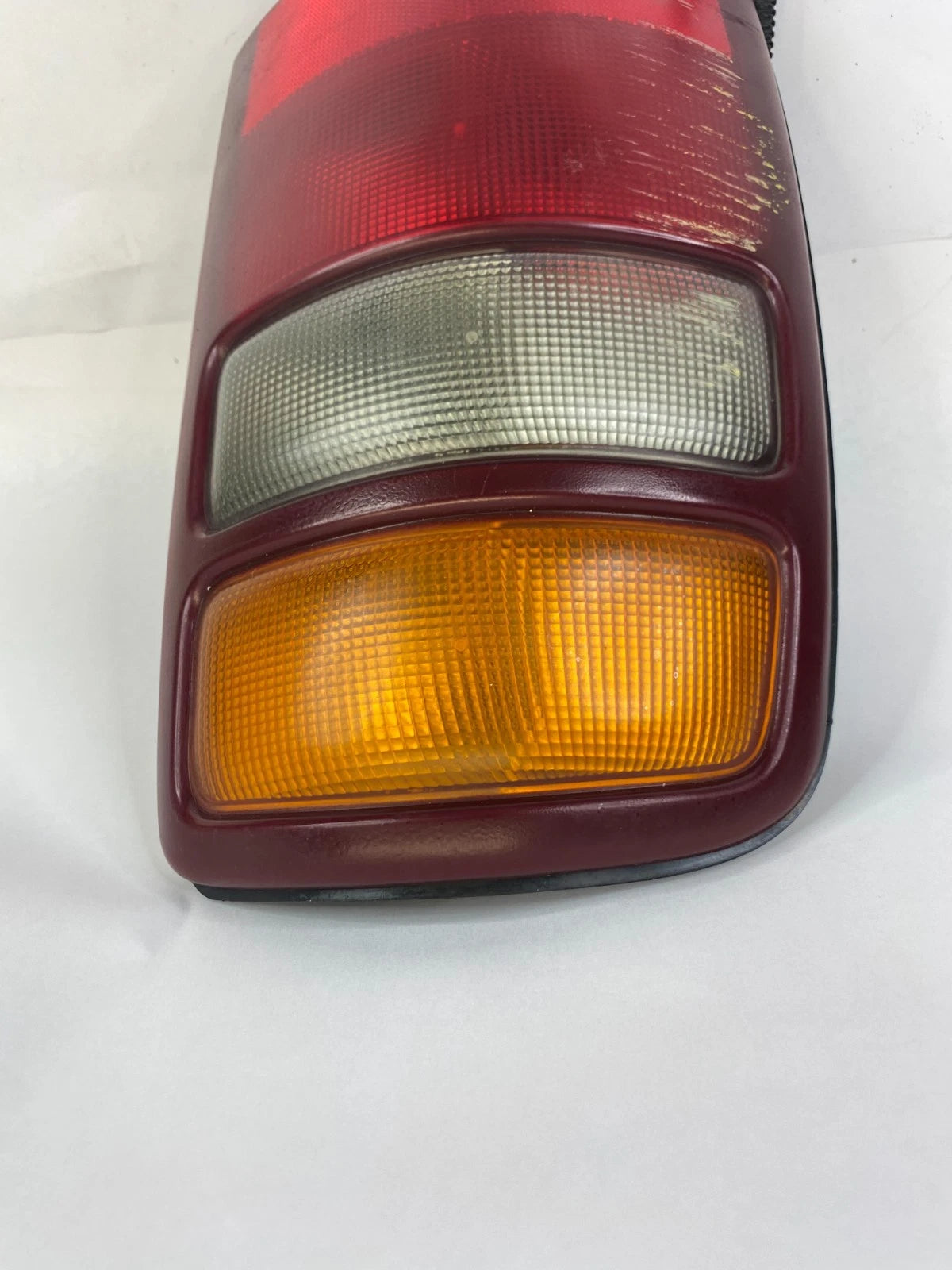2000-2006 CHEVROLET TAHOE YUKON LEFT DRIVER SIDE TAILLIGHT TAIL LIGHT 16525375