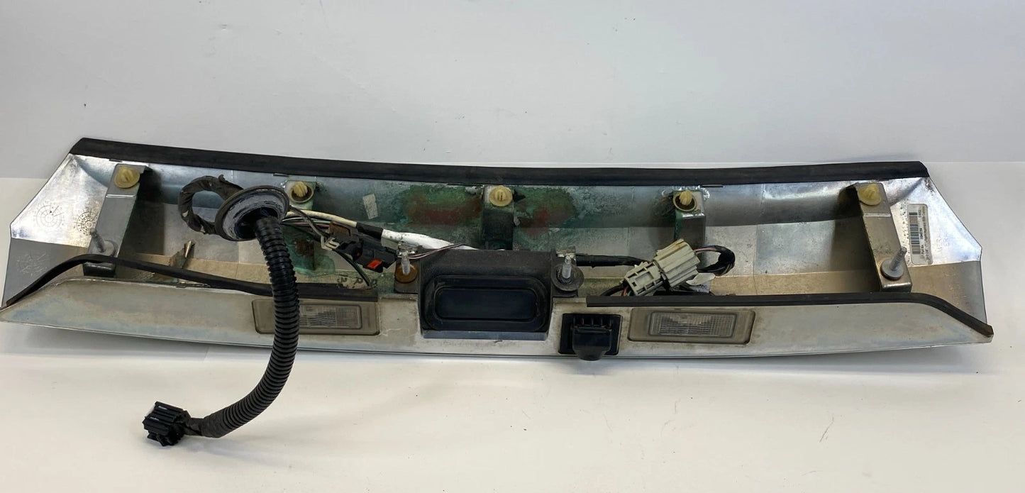 2010-2012 GMC TERRAIN TRUNK LID GARNISH LICENSE PLATE BEZEL MOLDING W/ CAMERA