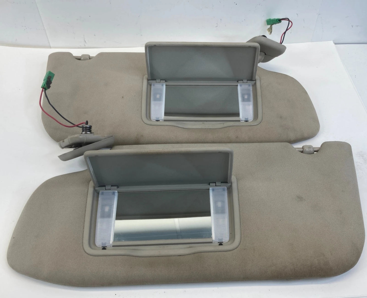 10 11 12 LINCOLN MKT LEFT & RIGHT SIDE SUNVISOR VISOR ILLUMINATED W HOMELINK OEM