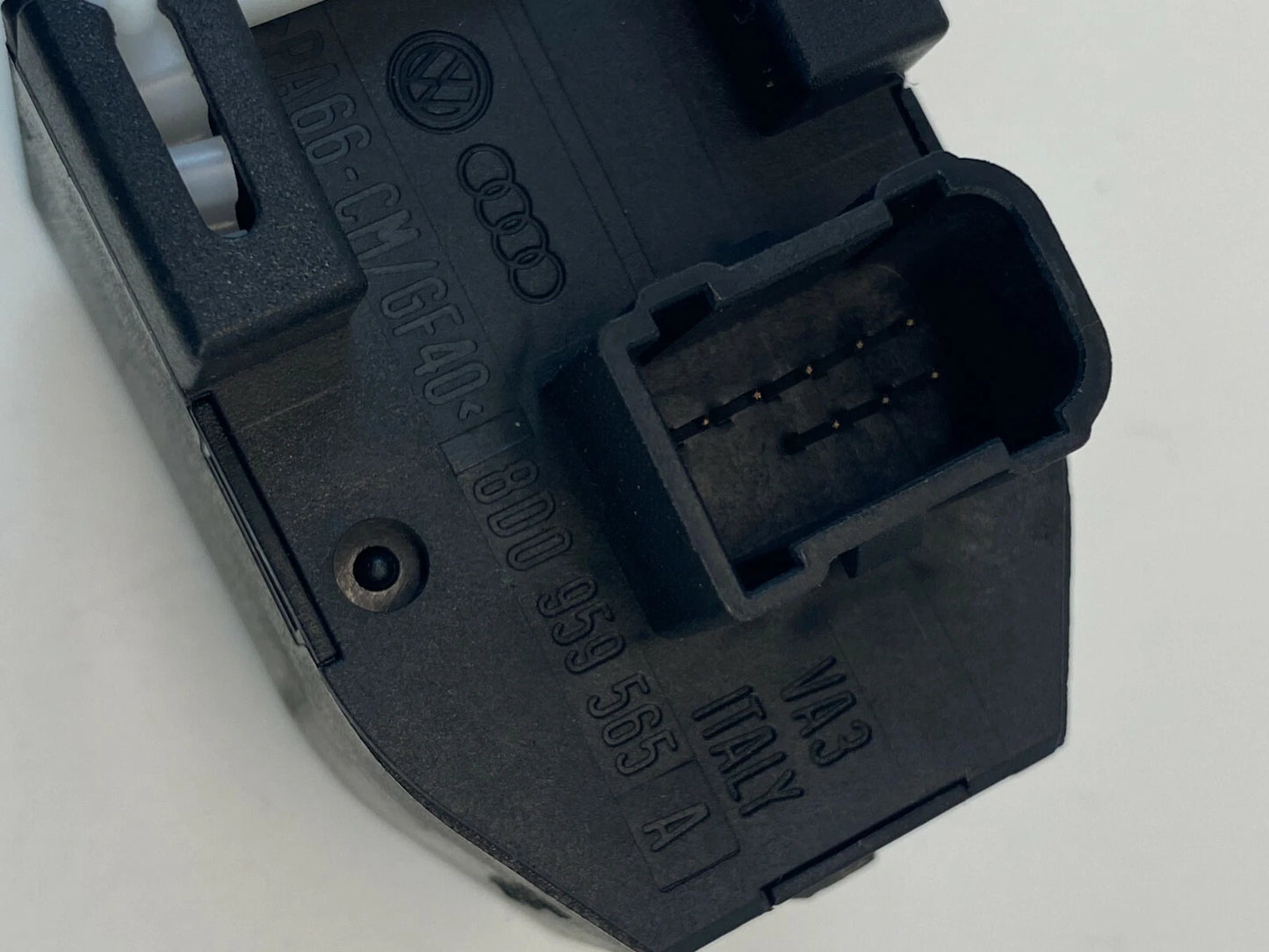 1996-2001 AUDI A4 A4 QUATTRO POWER MIRROR CONTROL SWITCH BUTTON 8D0959565A OEM