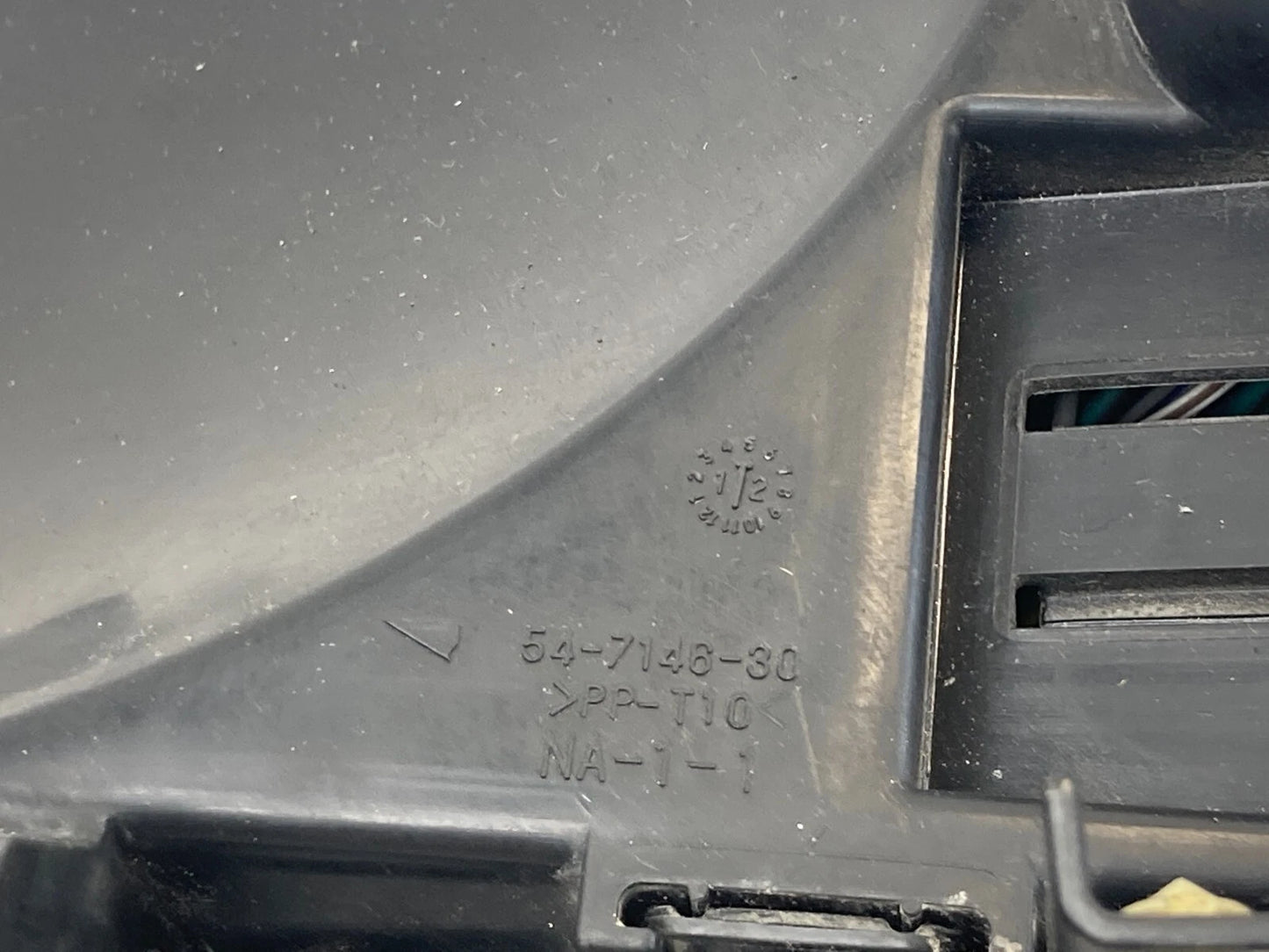 2010 2011 2012 FORD FUSION 2.5L ENGINE COMPARTMENT FUSE RELAY JUNCTION BOX OEM