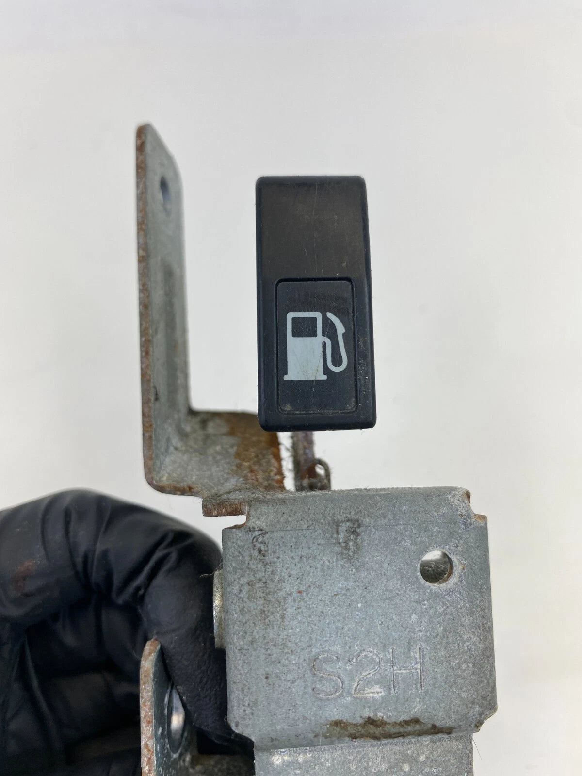 2007-2012 ACURA RDX FUEL GAS DOOR FILLER RELEASE HANDLE LEVER SWITCH OEM