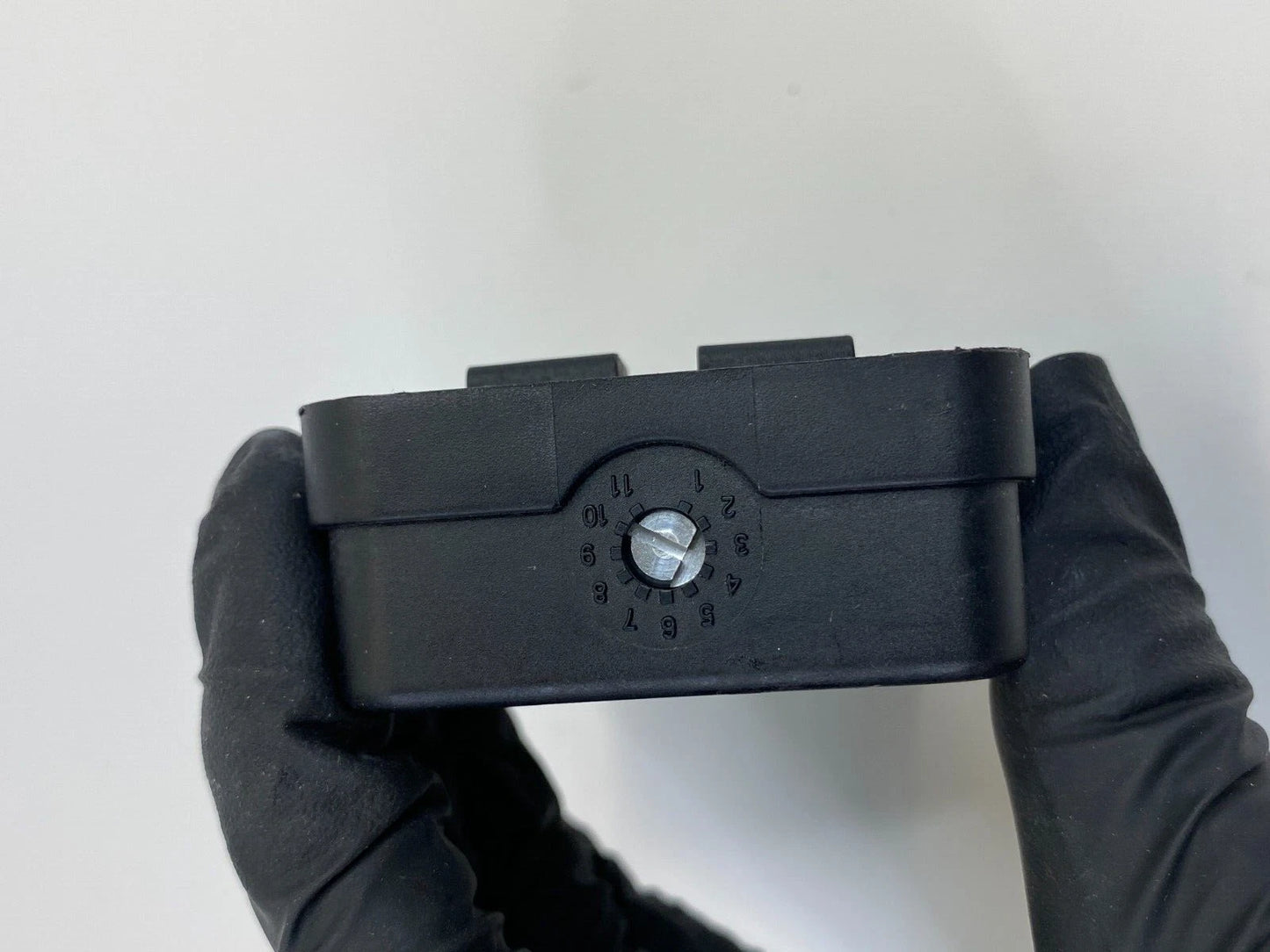 2000-2006 TOYOTA TUNDRA GLASS BREAKAGE SENSOR MODULE UNIT 08192-00970 OEM