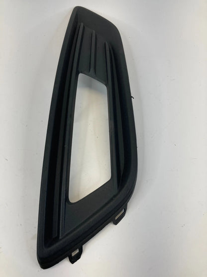 2015-2018 FORD FOCUS BUMPER RIGHT FOG LIGHT BRACKET COVER TRIM F1EB-15A298-A