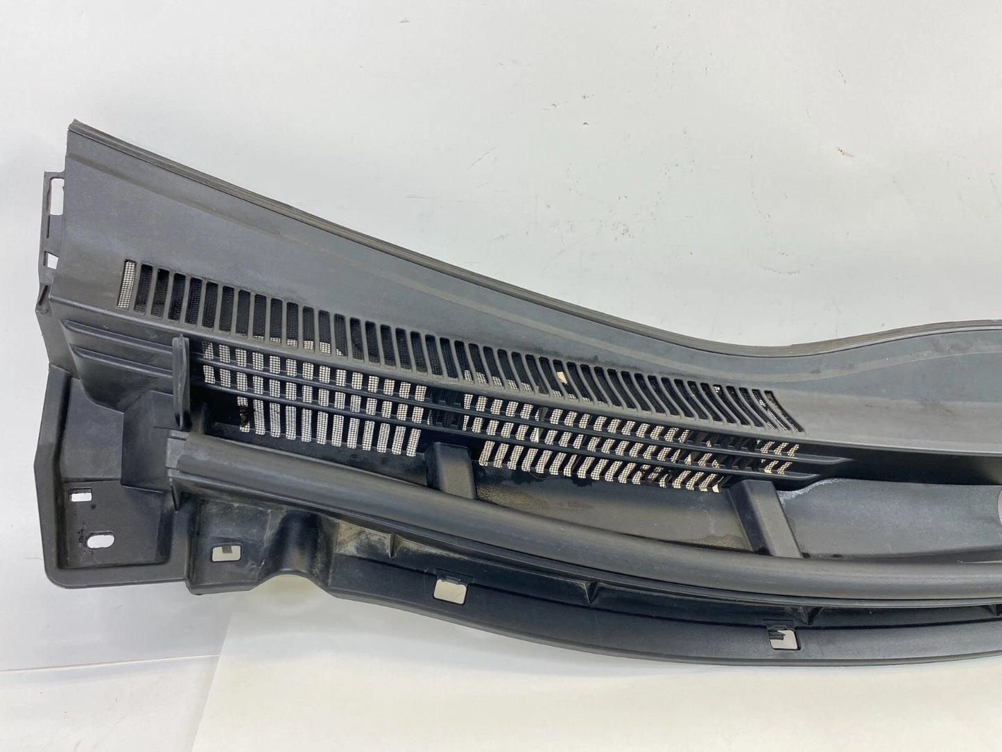 2010-2015 TOYOTA PRIUS FRONT WINDSHIELD WIPER COWL GRILLE PANEL 55781-47110 OEM