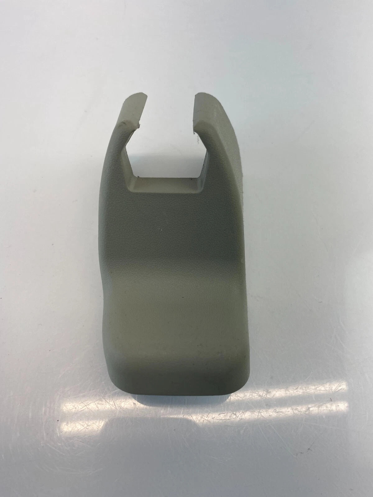 07-11 TOYOTA CAMRY FRONT RIGHT INTERIOR SEAT RAIL TRACK COVER TRIM 72157-06030