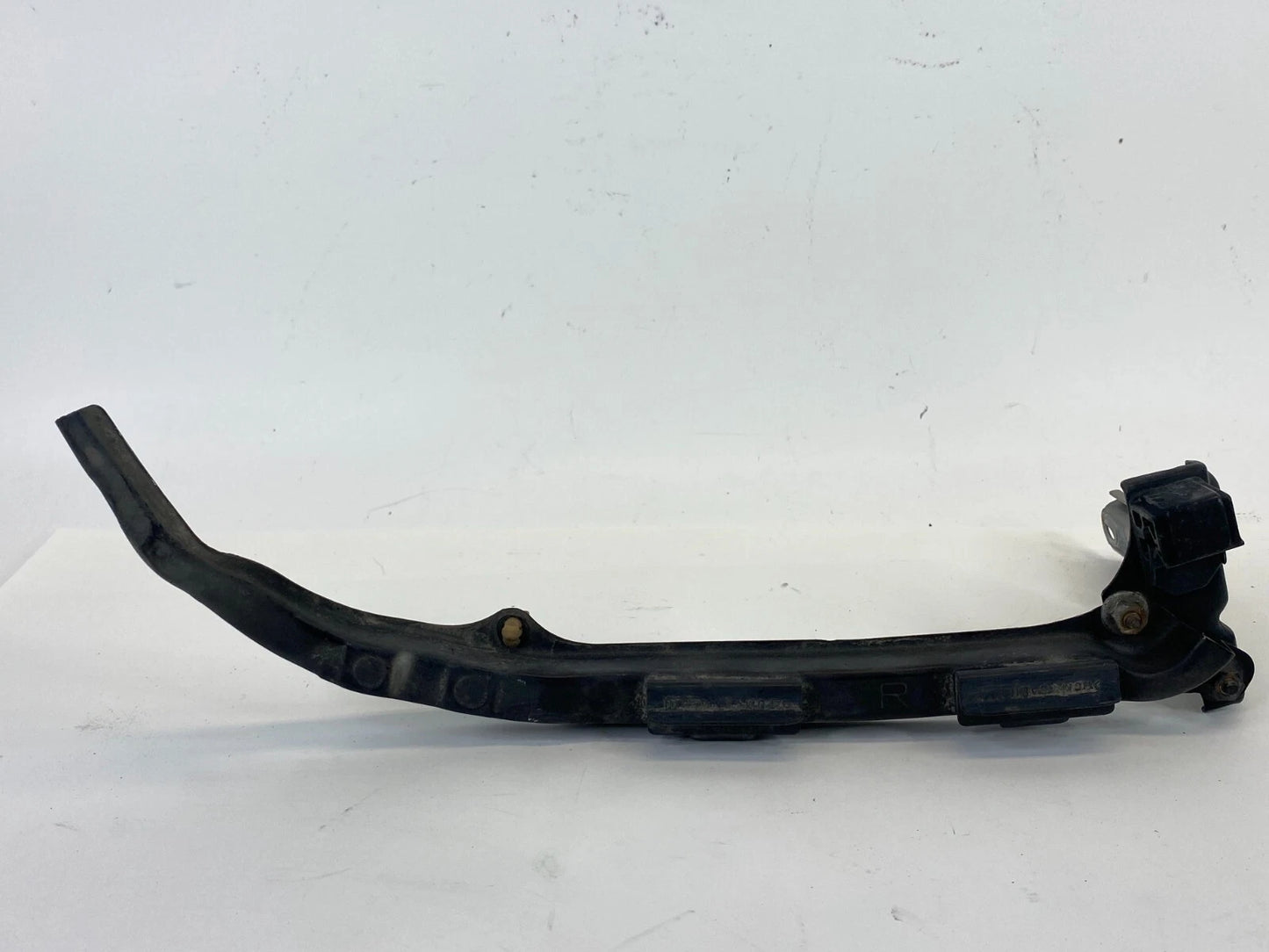 1999-2003 LEXUS RX300 FRONT RIGHT PASSENGER HEADLIGHT MOUNT SUPPORT BRACKET OEM