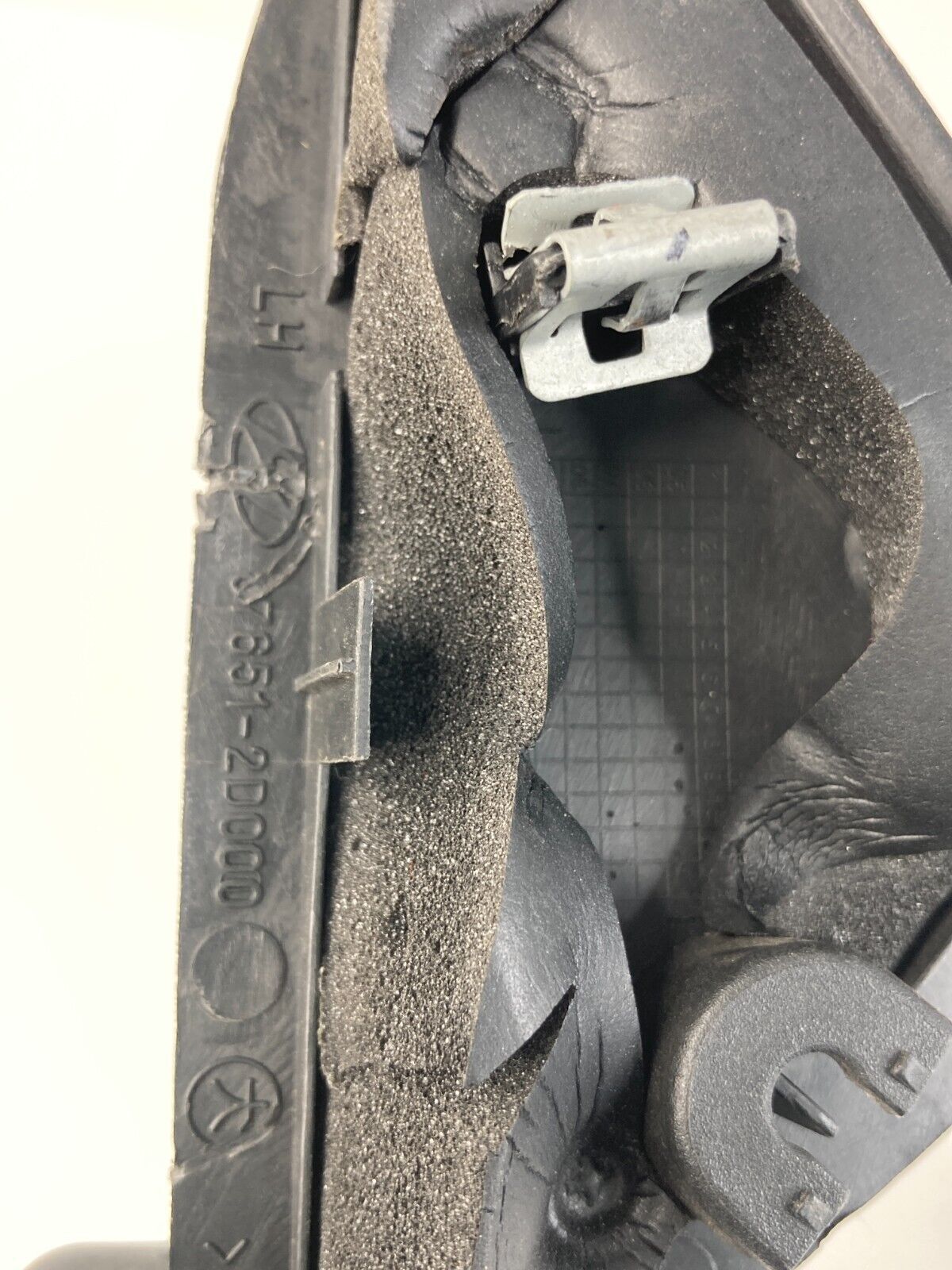 2001-2006 Hyundai Elantra Front Left Door Interior Mirror Cover Trim 87651-2D000