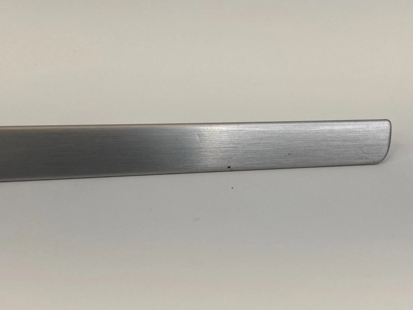 2006-2009 VOLKSWAGEN GTI DASH RIGHT GLOVE BOX MOLDING TRIM BEZEL 1K1858529 OEM