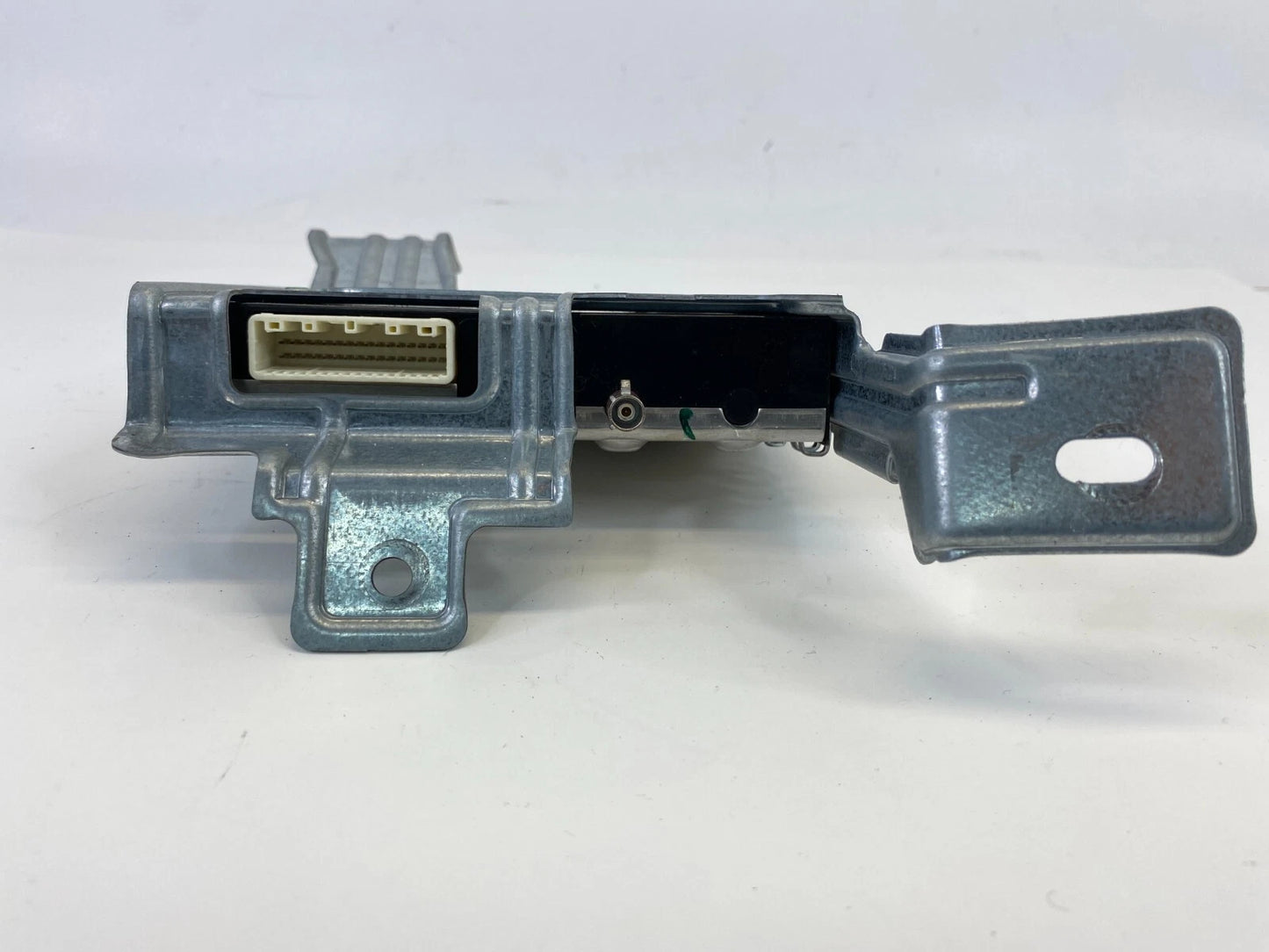 13 HYUNDAI SANTA FE SPORT COMMUNICATION TELEMATICS CONTROL MODULE 965104Z150 OEM