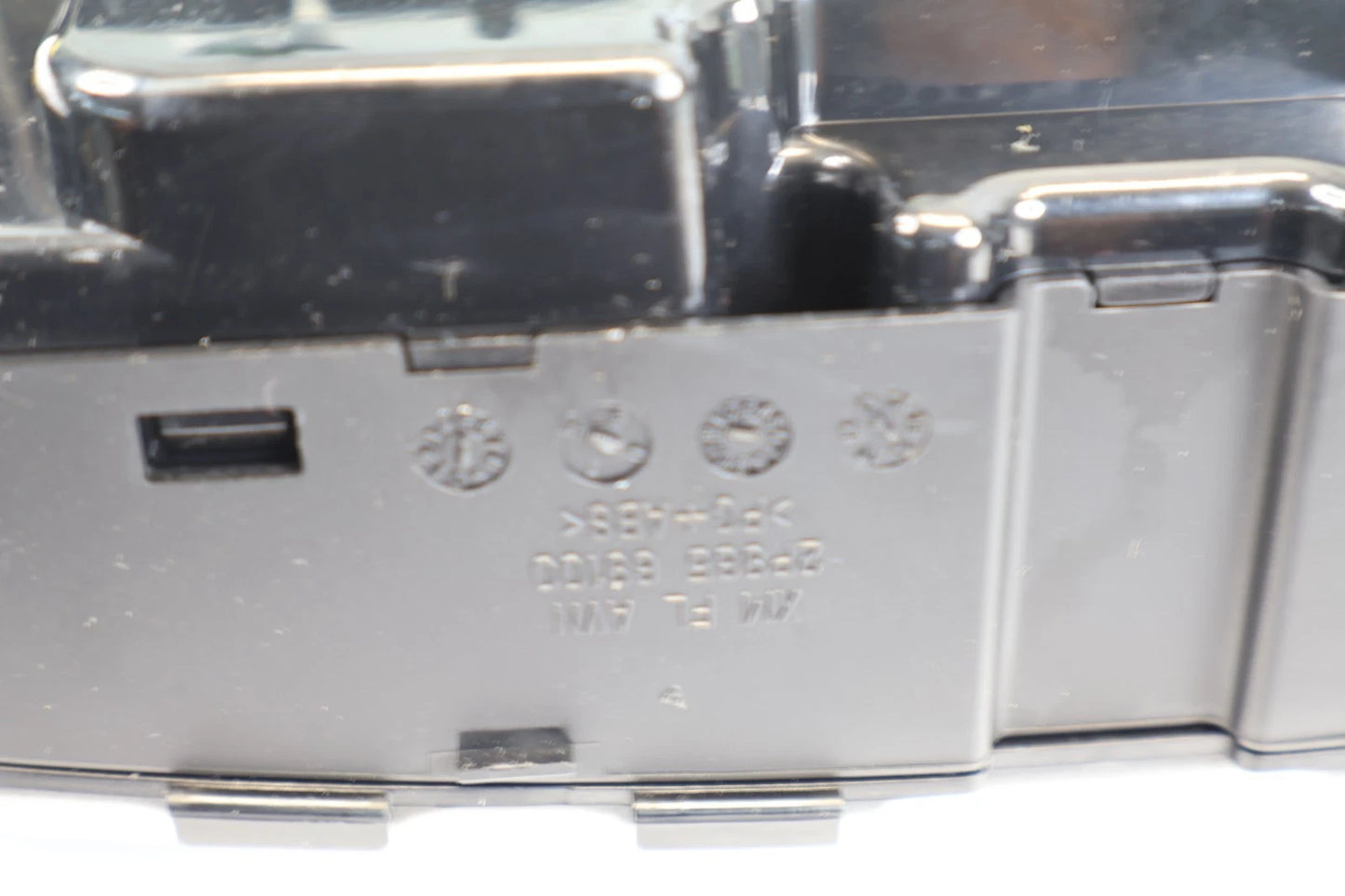 2014 2015 KIA SORENTO NAVIGATION AM/FM RADIO PLAYER DISPLAY SCREEN 96560-1UAA1VA