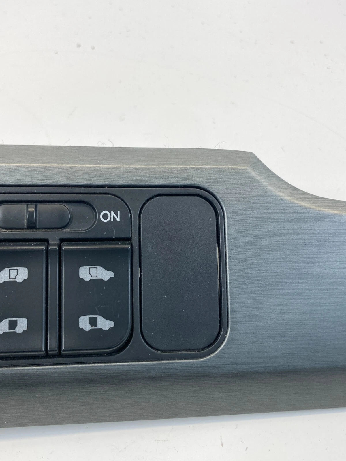 2005-2010 HONDA ODYSSEY SLIDING OPEN OPENER DOOR CONTROL SWITCH 7720ASHJA201 OEM