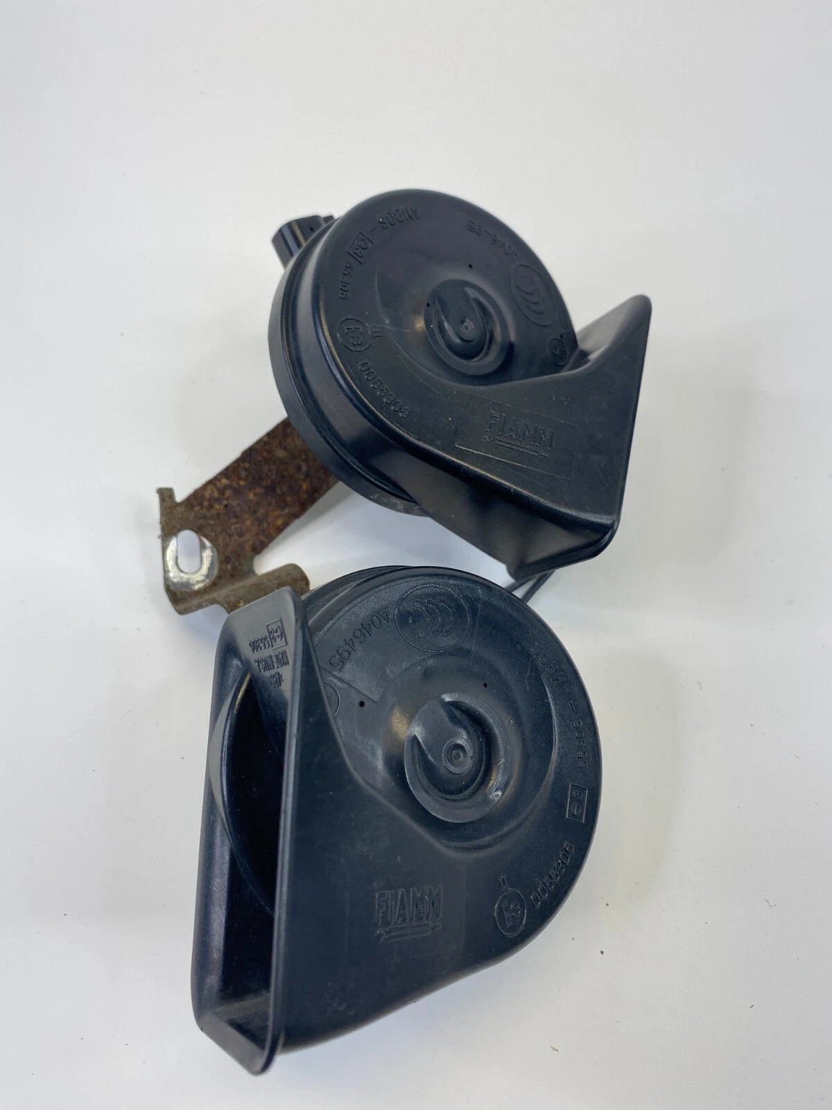 2010 2011 2012 CADILLAC SRX DUAL NOTE HORN HIGH & LOW NOTE SET E3-0055306 OEM