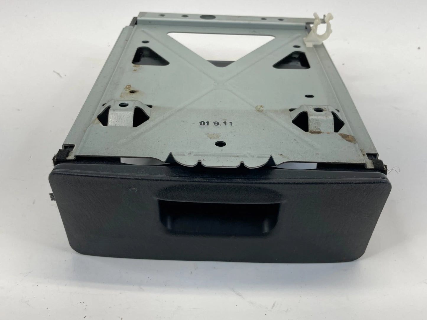 2001-2004 NISSAN PATHFINDER REAR CENTER CONSOLE DUAL CUP HOLDER CUPHOLDER OEM