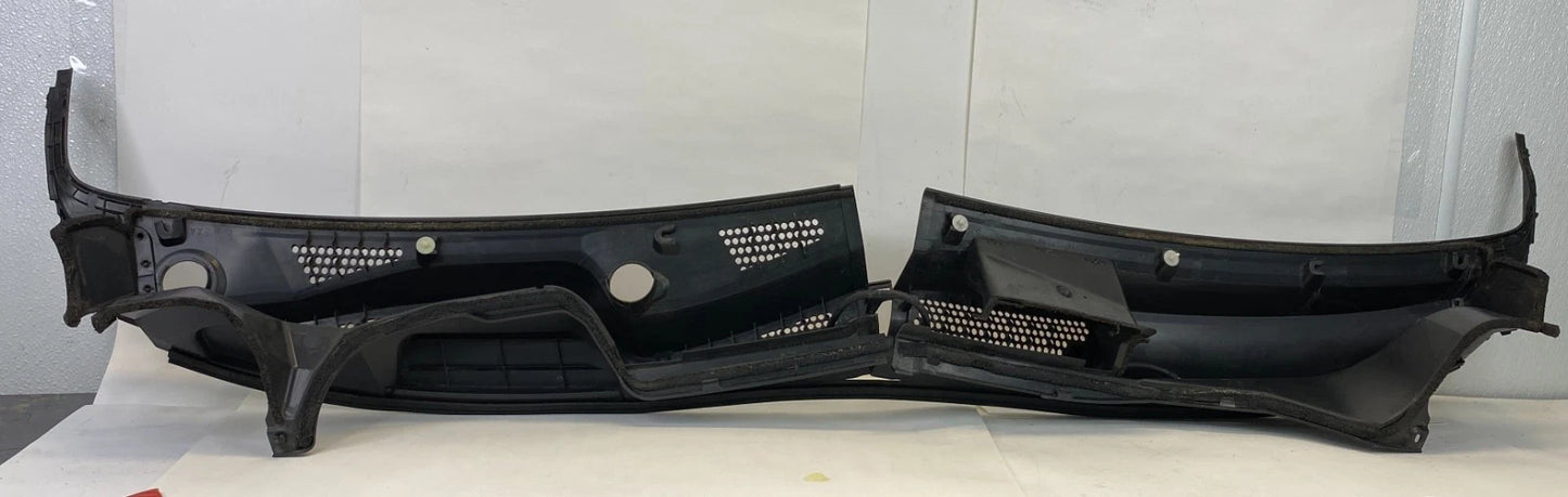 2007 HONDA FIT FRONT WINDSHIELD COWL TOP PANEL GRILLE 74220-SLN-A00 OEM