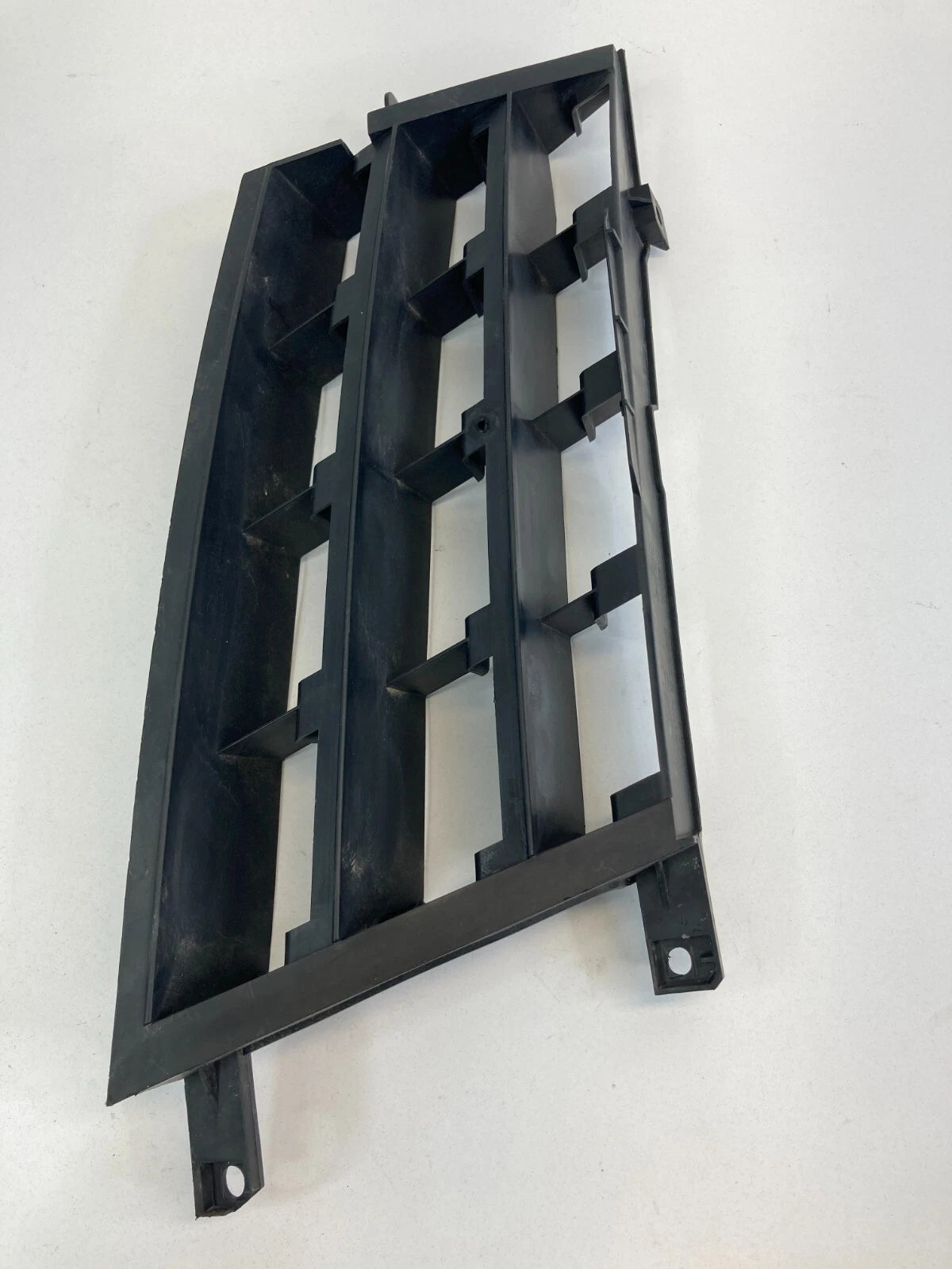 2008-2010 NISSAN ROGUE FRONT RIGHT BUMPER GRILL GRILLE INSERT TRIM STIFFENER