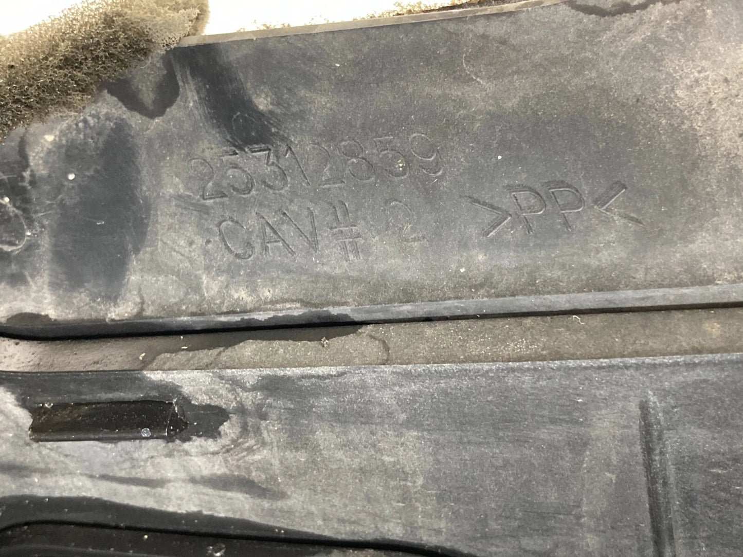 99-07 CHEVY SILVERADO 1500 AIR CLEANER INTAKE LOWER HOUSING COVER 25312859 OEM