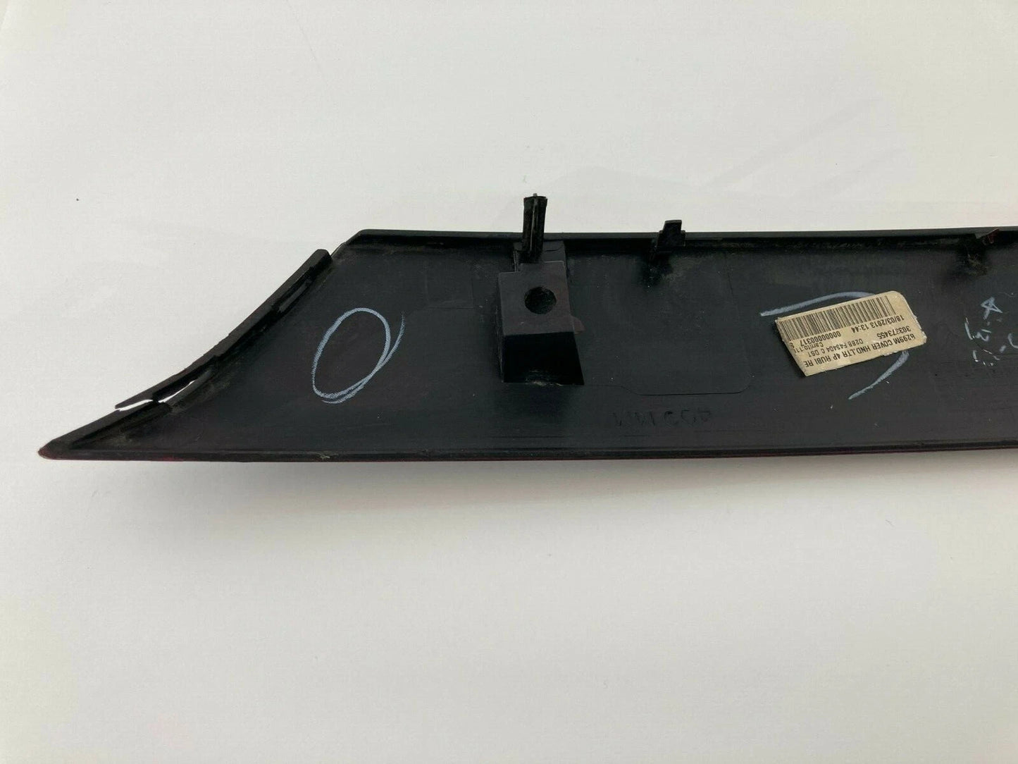 2014-2019 FORD FIESTA SEDAN TRUNK LID LICENSE MOLDING W EMBLEM RUBY RED OEM