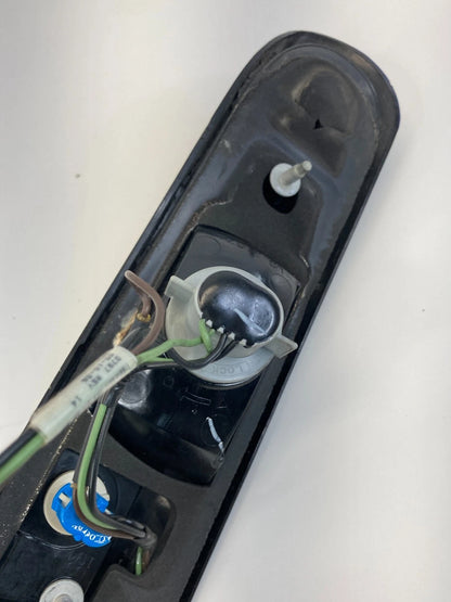 2004-2008 PONTIAC GRAND PRIX TRUNK MOUNTED REVERSE BACKUP LIGHTLAMP 15209948 OEM