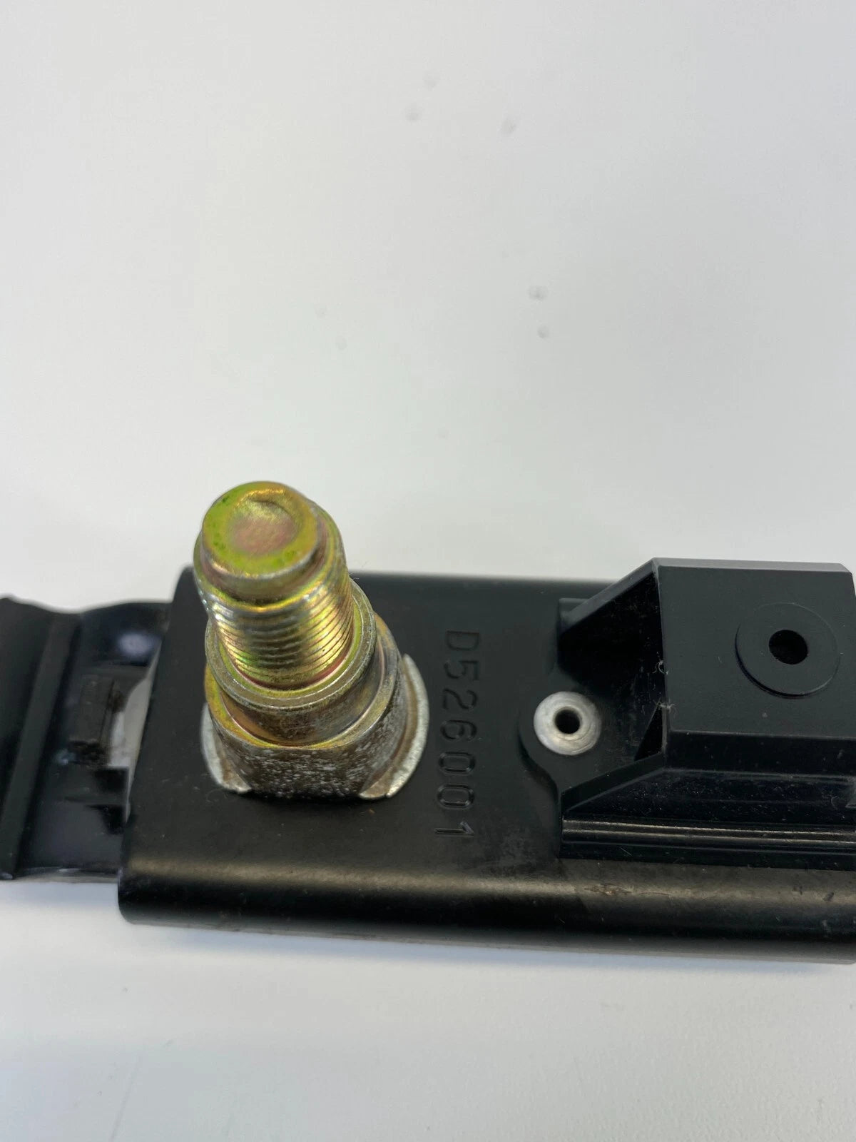 02 03 LEXUS ES300 04-06 ES330 LEFT SIDE SEAT BELT HEIGHT ADJUSTER D526001 OEM