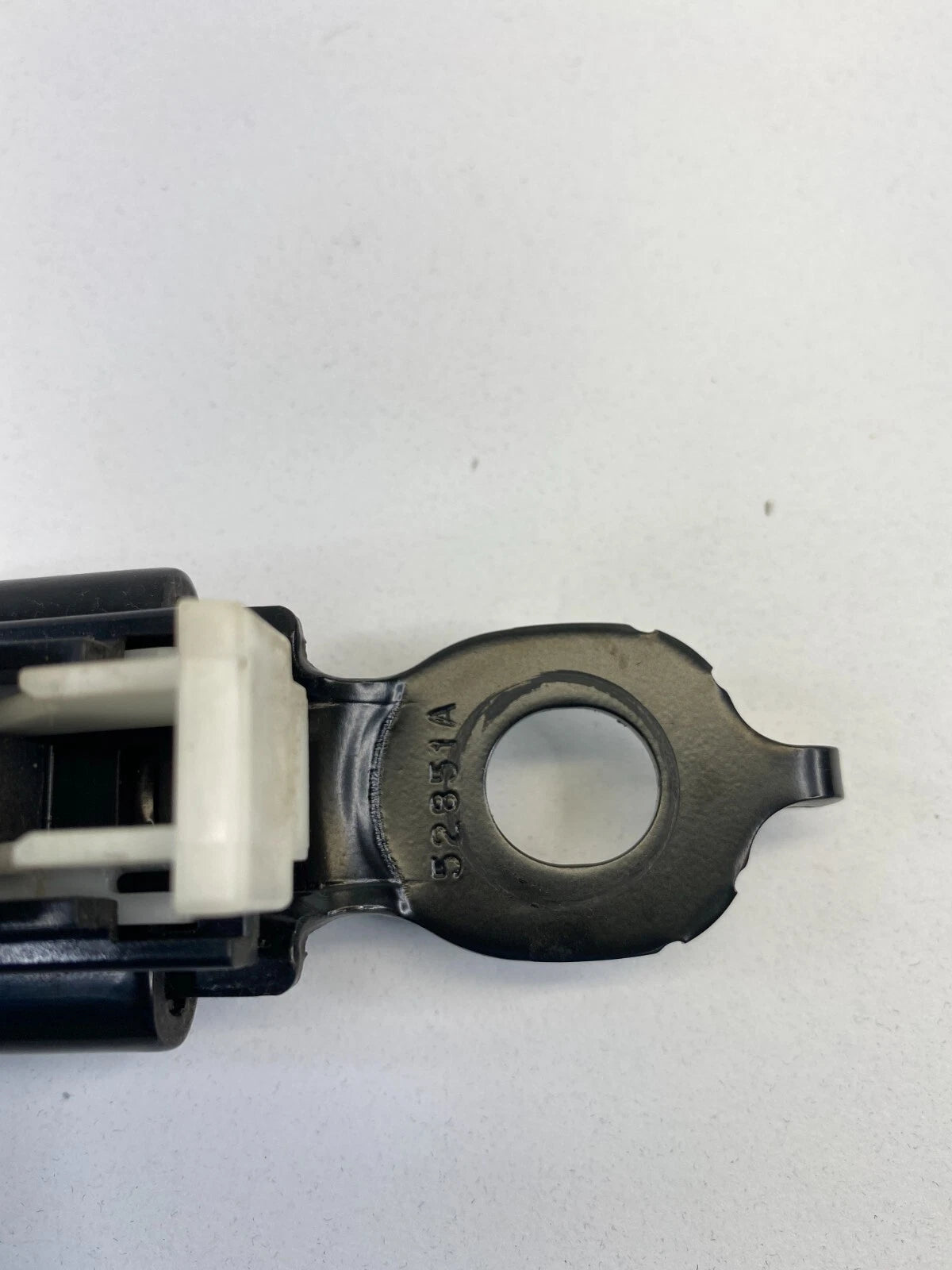 09-13 TOYOTA COROLLA RIGHT PASSENGER SIDE SEAT BELT HEIGHT ADJUSTER 52851A OEM