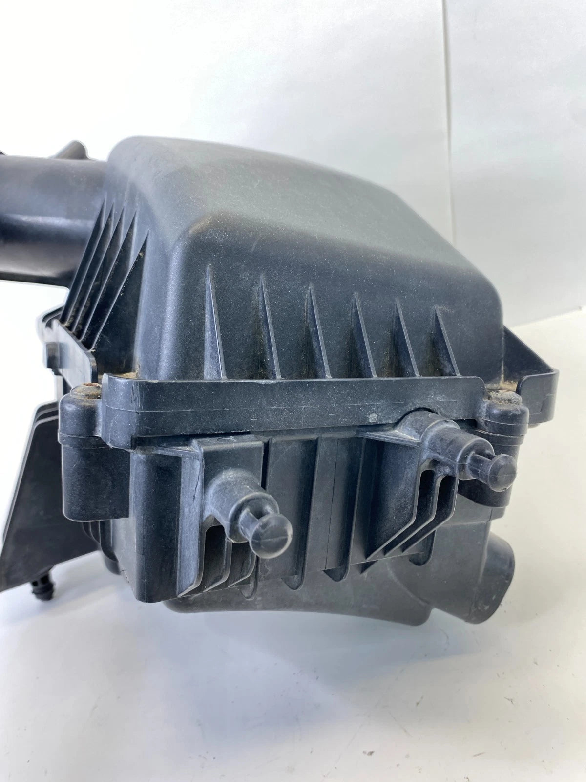 2012-2017 CHEVROLET SONIC AIR CLEANER FILTER BOX INTAKE HOUSING 95969687 OEM