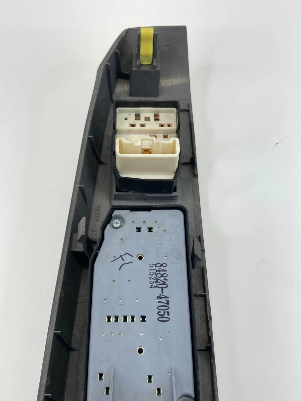 2004-2009 TOYOTA PRIUS FRONT LEFT POWER WINDOW SWITCH WITH BEZEL OEM 84820-47050