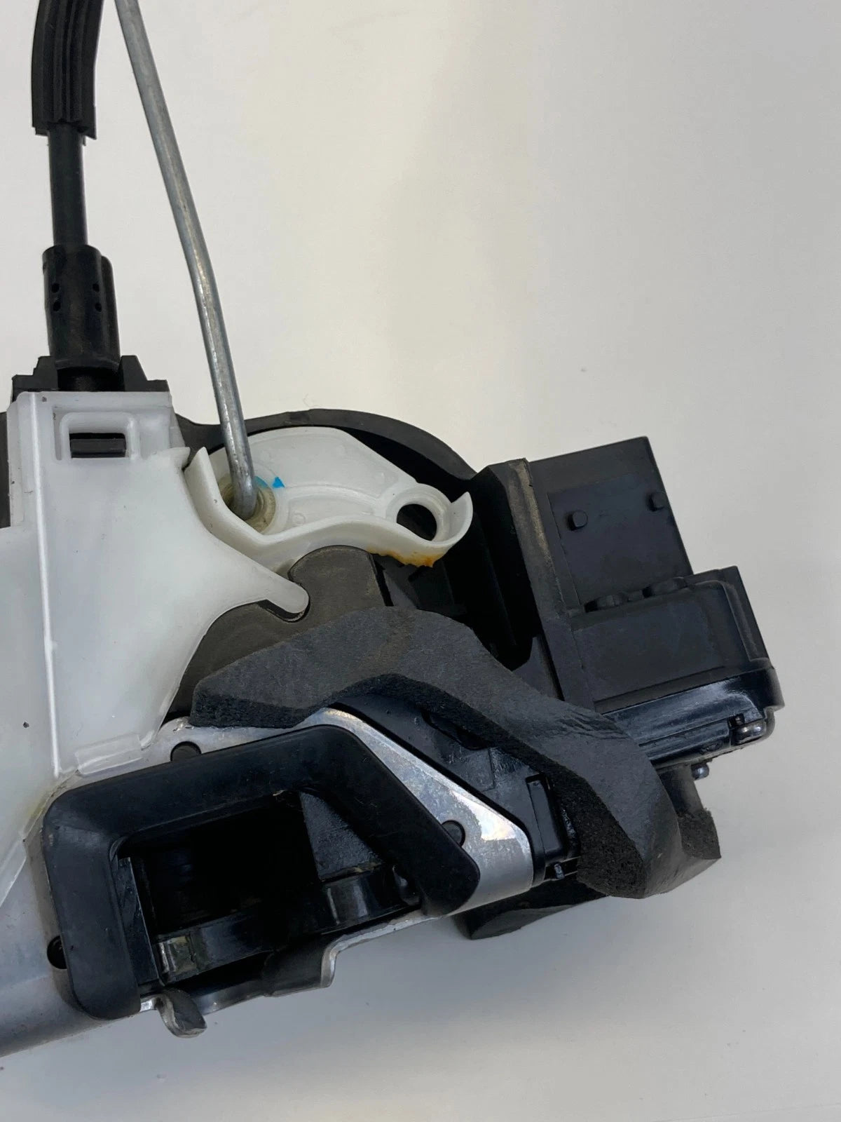 2011-2015 Chevrolet Cruze Front Right Door Lock Latch Actuator Release