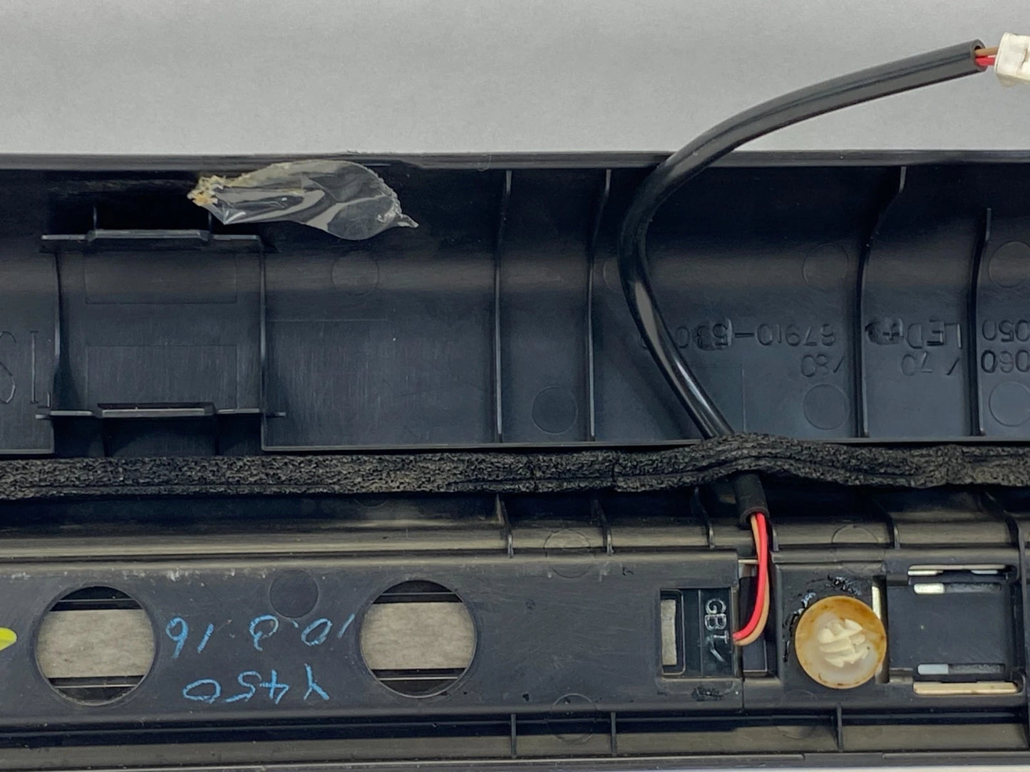 06-13 LEXUS IS250 FRONT RIGHT ILLUMINATED DOOR SILL SCUFF PLATE OEM 67910-53030
