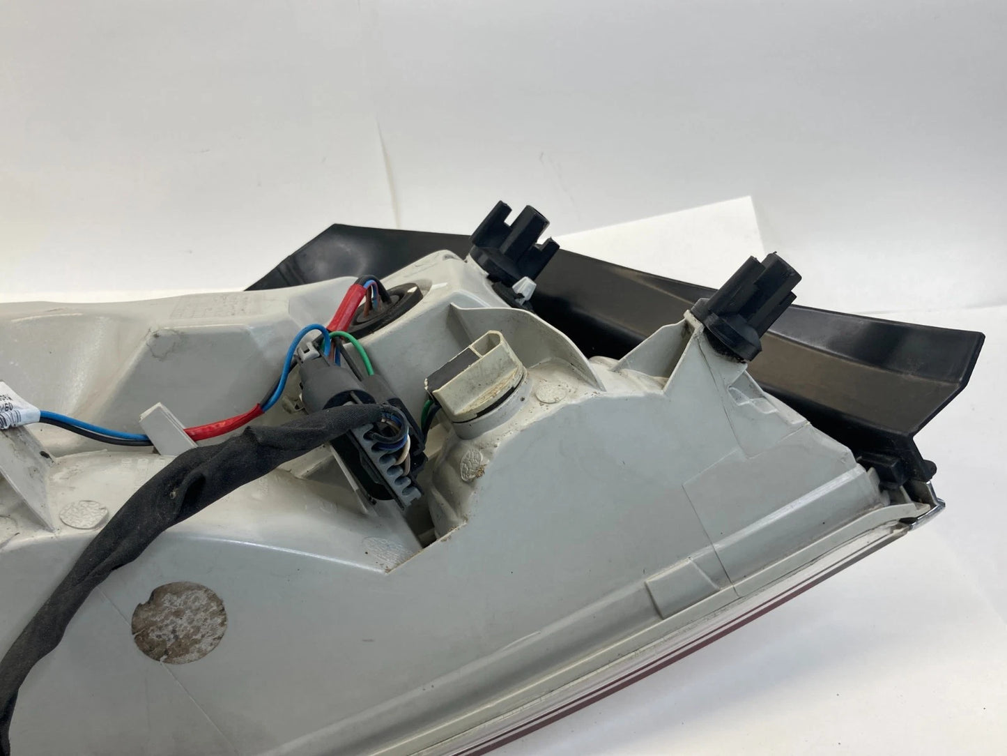 2010-2013 BUICK LACROSSE REAR RIGHT PASSENGER SIDE TAIL LIGHT TAILLIGHT OEM