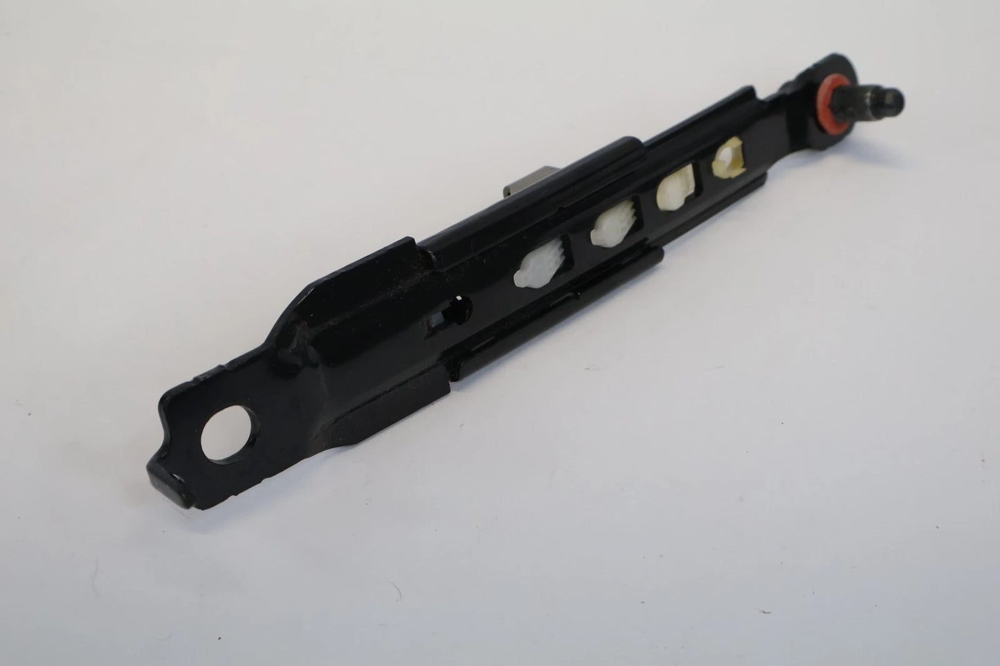 2012-2017 HYUNDAI ACCENT FRONT LEFT DRIVER SIDE SEAT BELT HEIGHT ADJUSTER