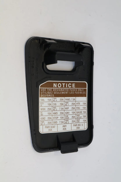00-06 TOYOTA TUNDRA 01-07 SEQUOIA INTERIOR DASH FUSE BOX COVER LID 55545-0C010