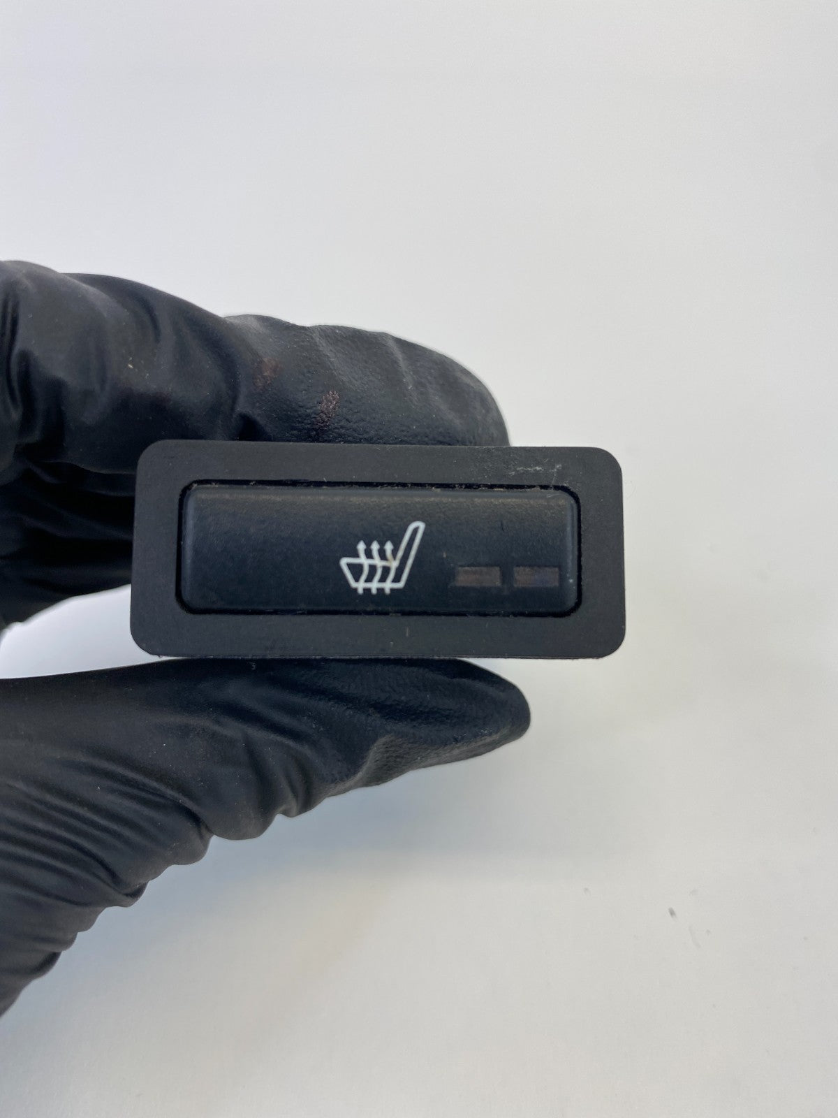 03-09 Range Rover Center Console Left & Right Rear Seat Heater Control Switch