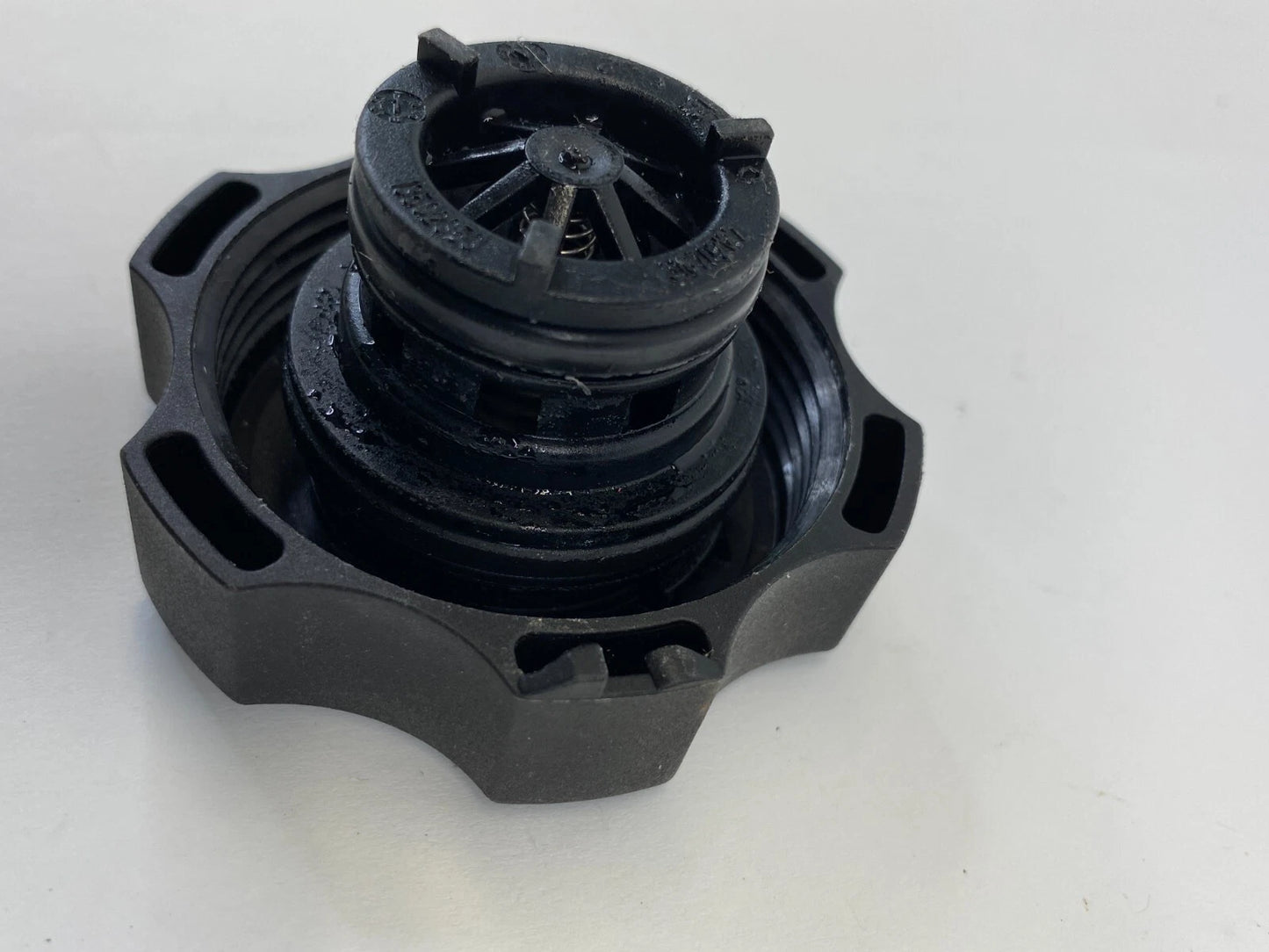 2011-2017 BUICK REGAL 2.4L L4 RADIATOR SURGE RESERVOIR TANK CAP LID 13502353 OEM