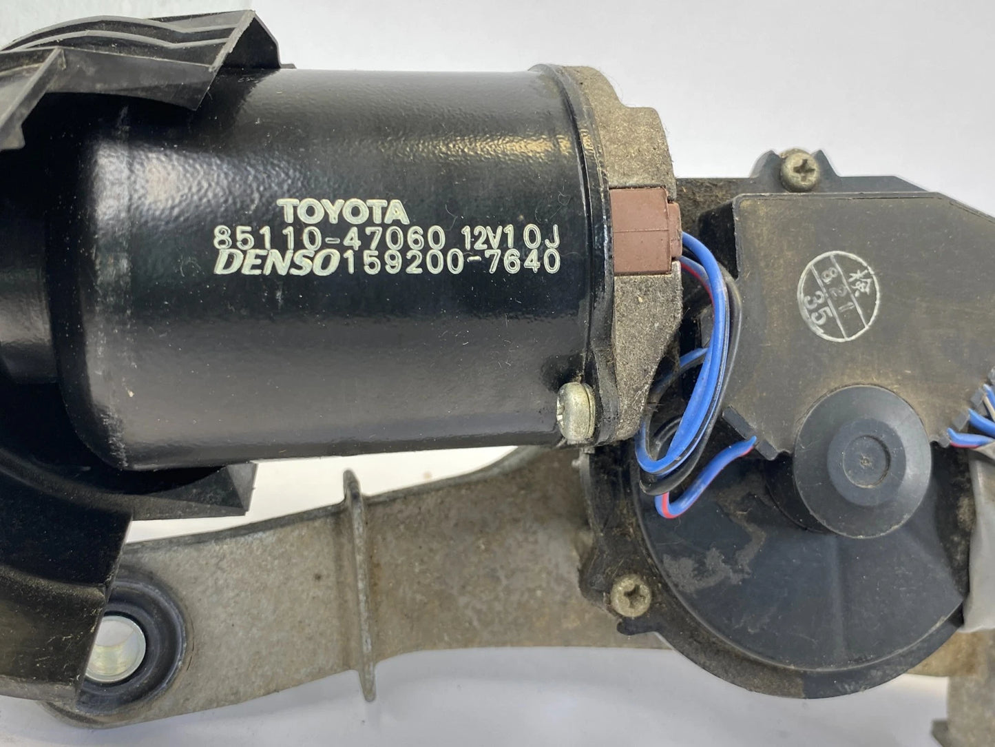 2004-2009 TOYOTA PRIUS FRONT WINDSHIELD WIPER ARM LINKAGE WITH MOTOR 85110-47060