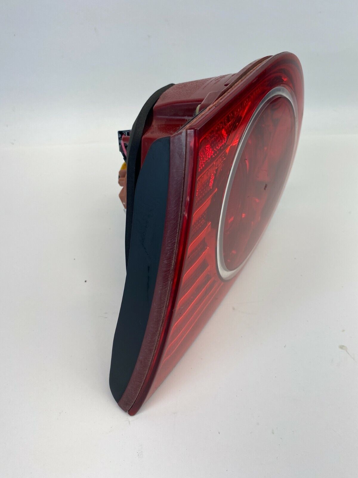 2004 2005 2006 Kia Amanti Rear Right Interior Tail Light Taillight RH OEM