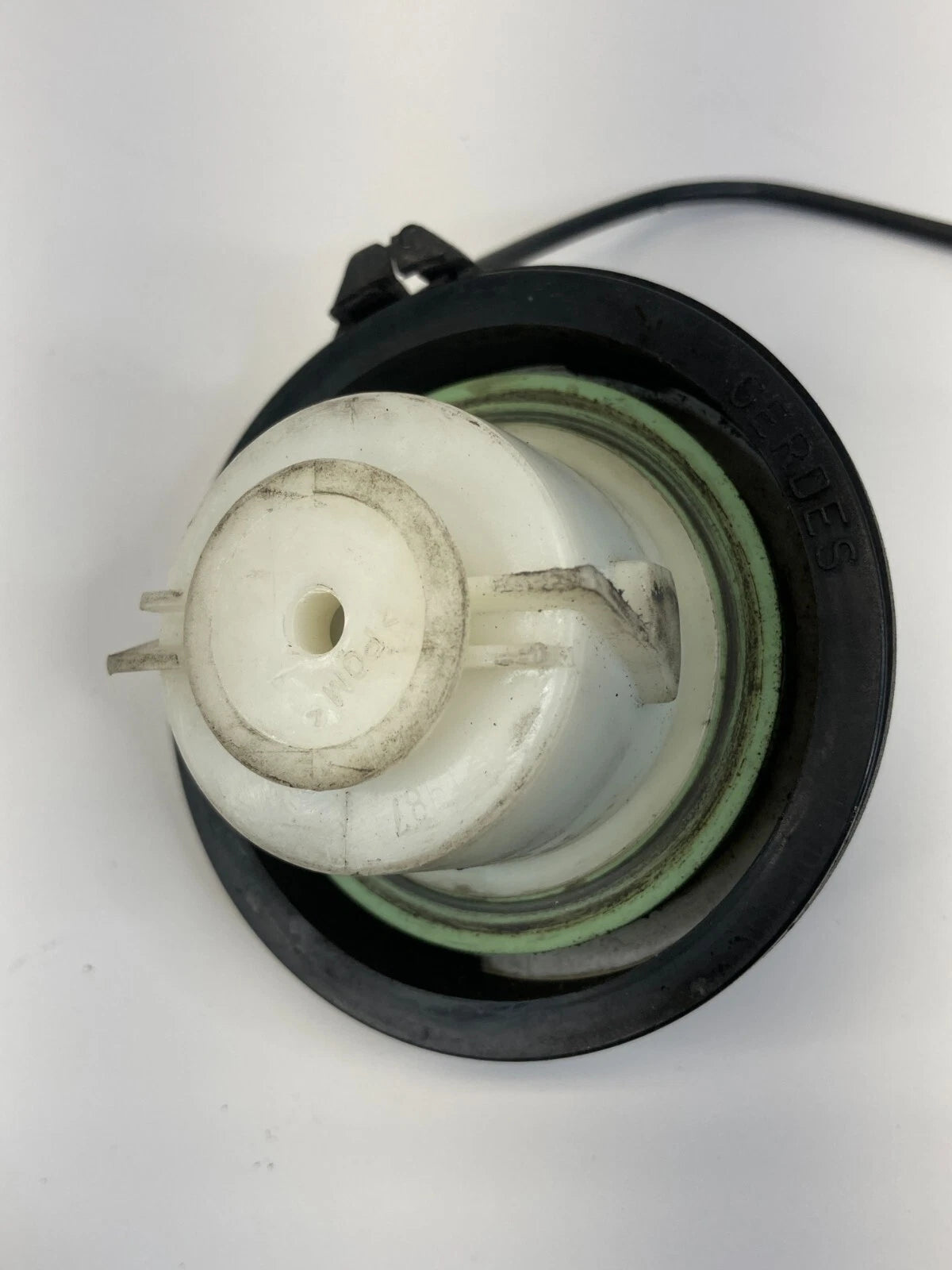 2006-2009 CHEVROLET TRAILBLAZER 4.2L L6 FUEL FILLER GAS TANK CAP LID COVER OEM