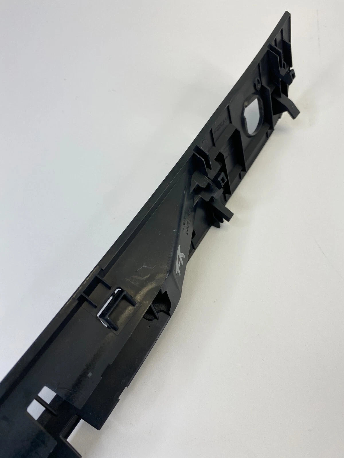 2008-2013 INFINITI G37 DASH RIGHT PASSENGER DEFROSTER GRILLE TRIM 68742-JK00A