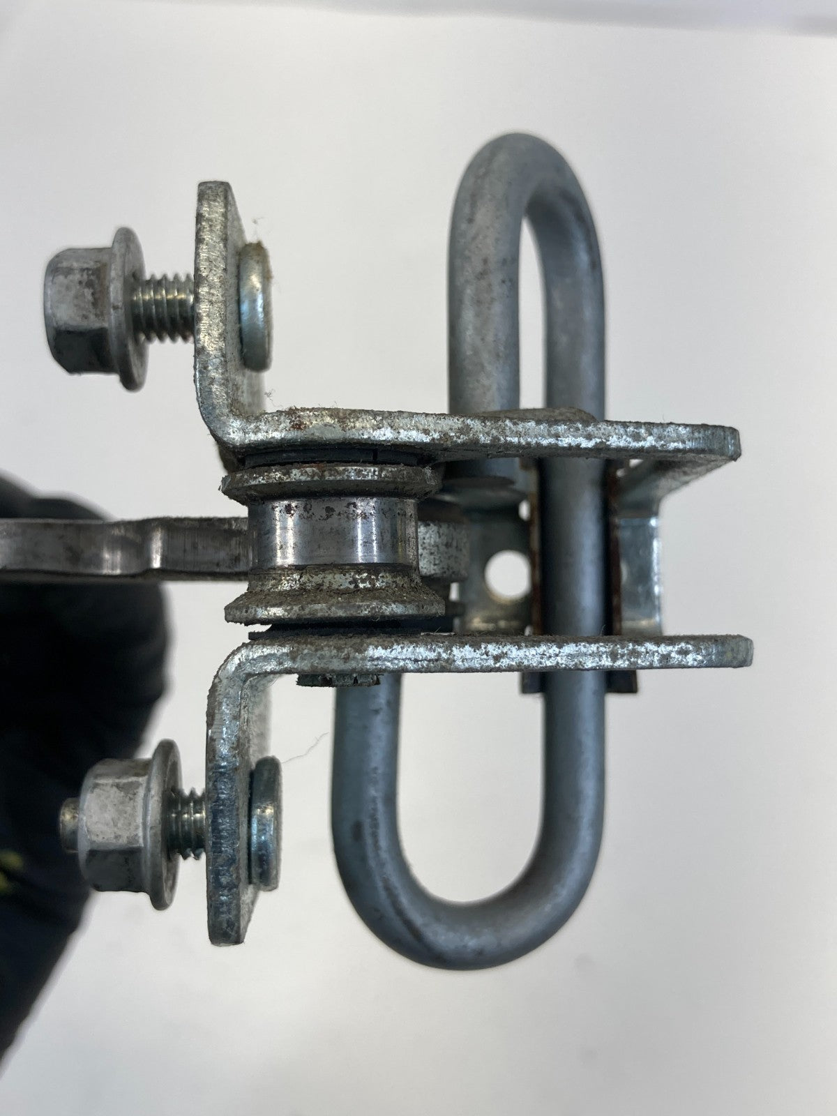 2005-2009 Chevrolet Trailblazer Front Right Door Check Strap Stopper Hinge