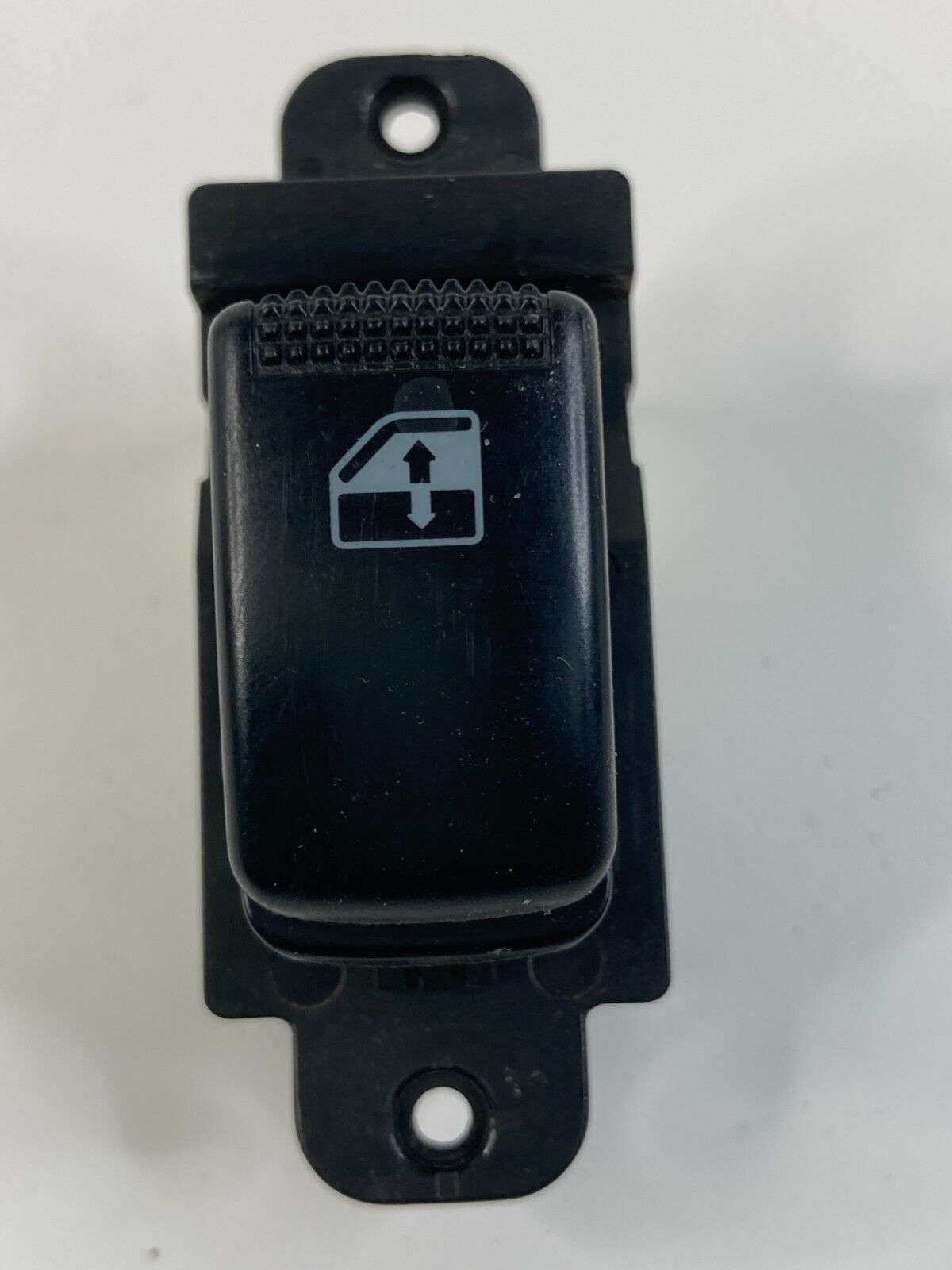 2002-2005 Hyundai Sonata Rear Left Back Side Door Power Window Switch 621W03620