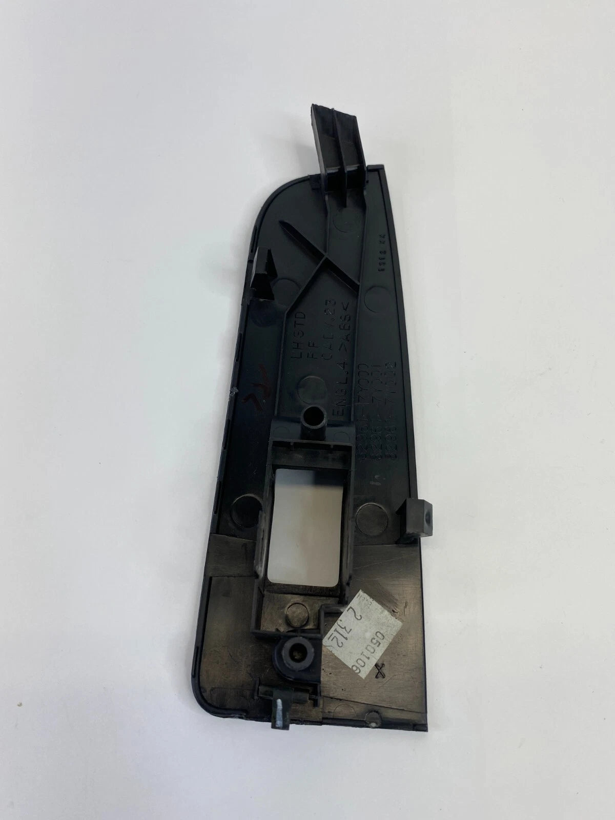 2004-2008 NISSAN MAXIMA REAR LEFT BACK DRIVER DOOR WINDOW SWITCH BEZEL 829617Y00