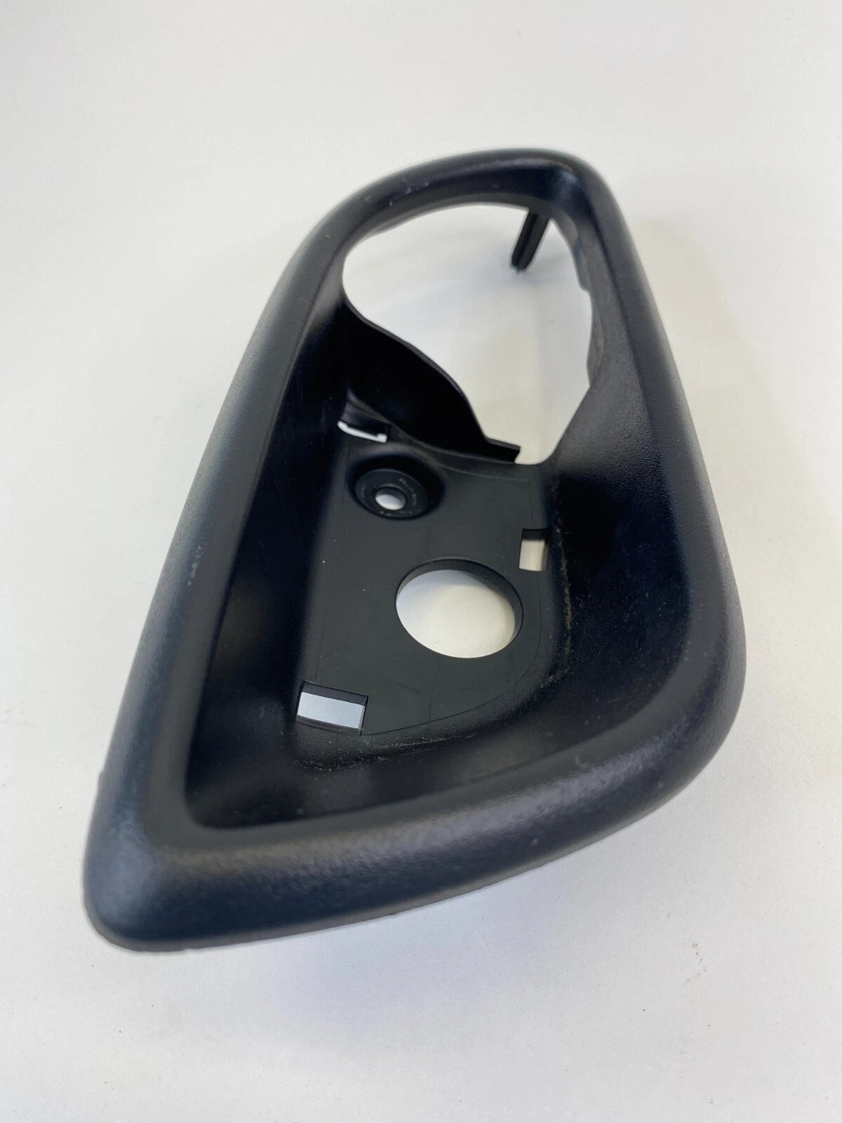 2011-2020 DODGE JOURNEY REAR RIGHT INNER DOOR HANDLE BEZEL TRIM 3001059LFN OEM