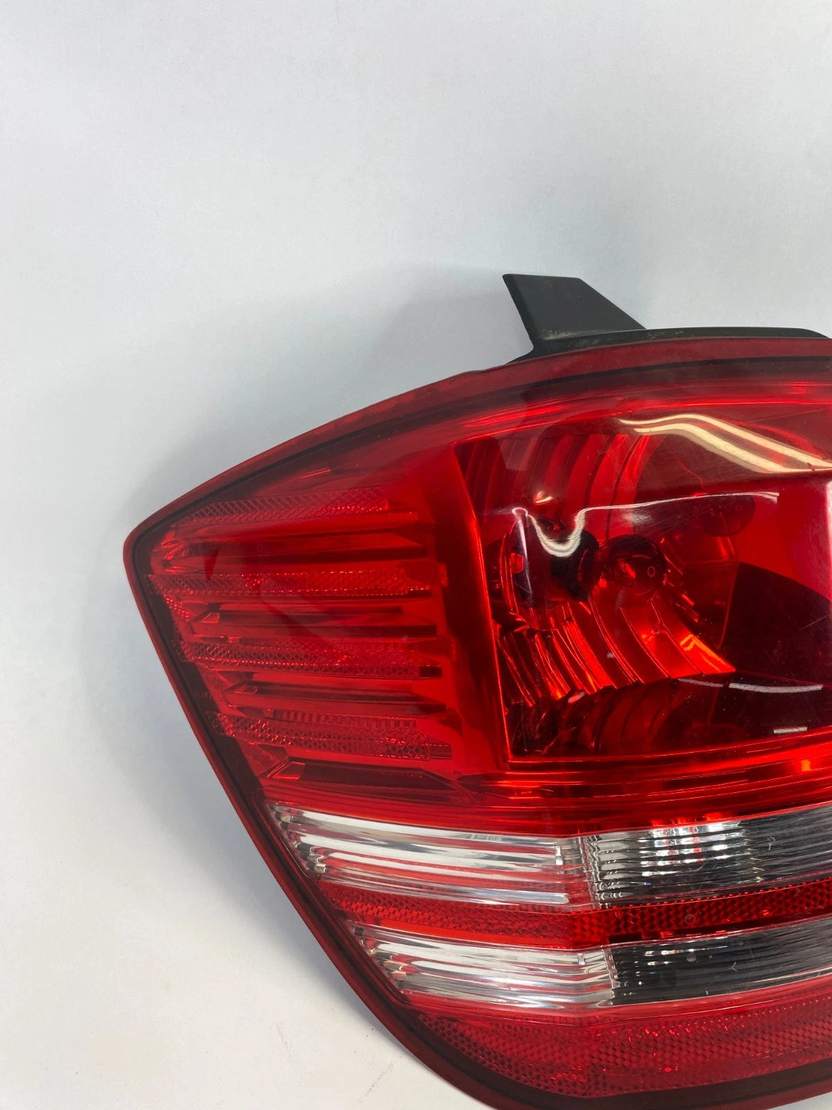 2009-2020 DODGE JOURNEY REAR LEFT OUTER QUARTER TAIL LIGHT TAILLIGHT 05067785A