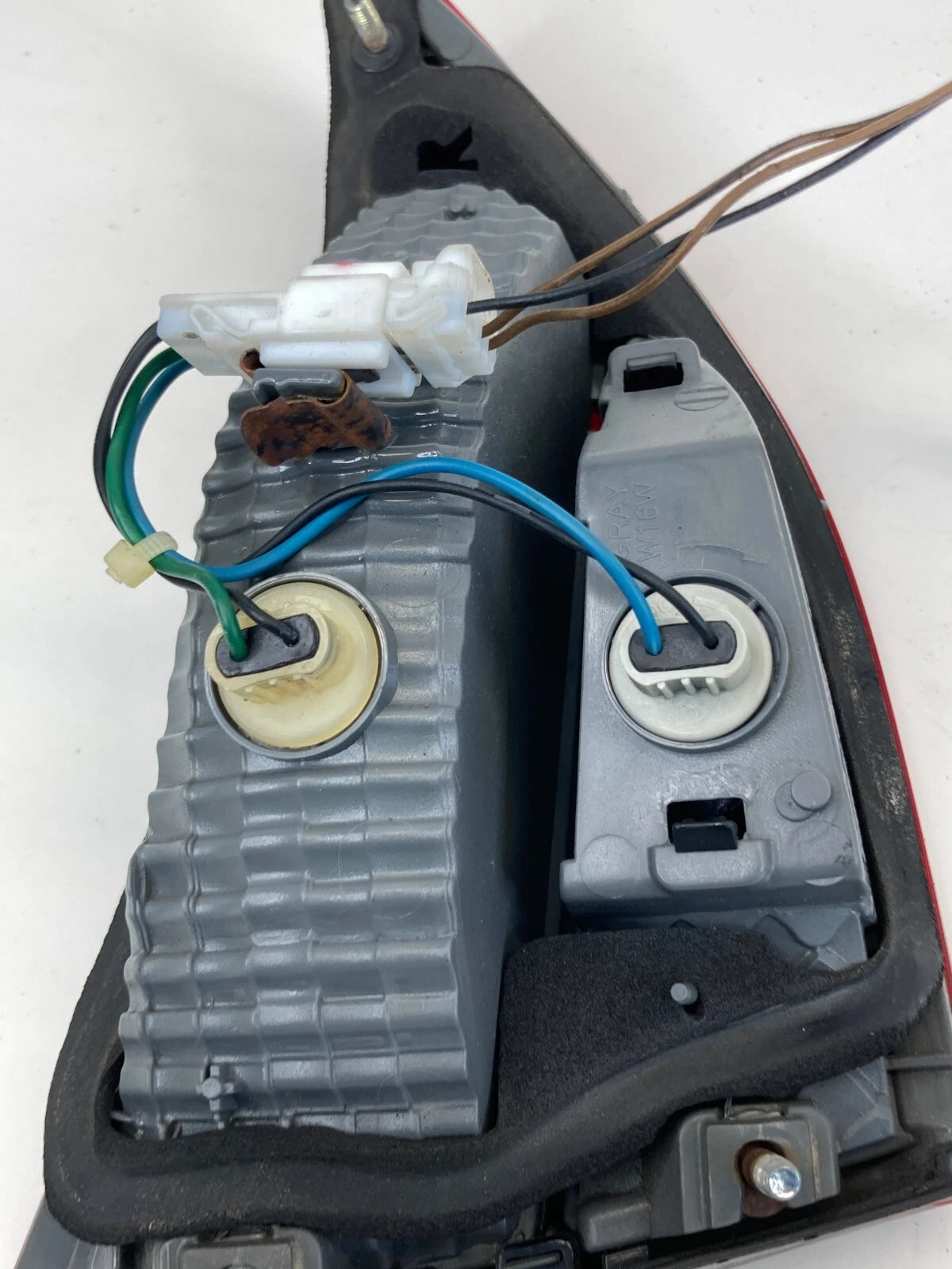 2011-2013 HYUNDAI ELANTRA SEDAN RIGHT SIDE INNER TRUNK TAILLIGHT 92404-3Y000 OEM