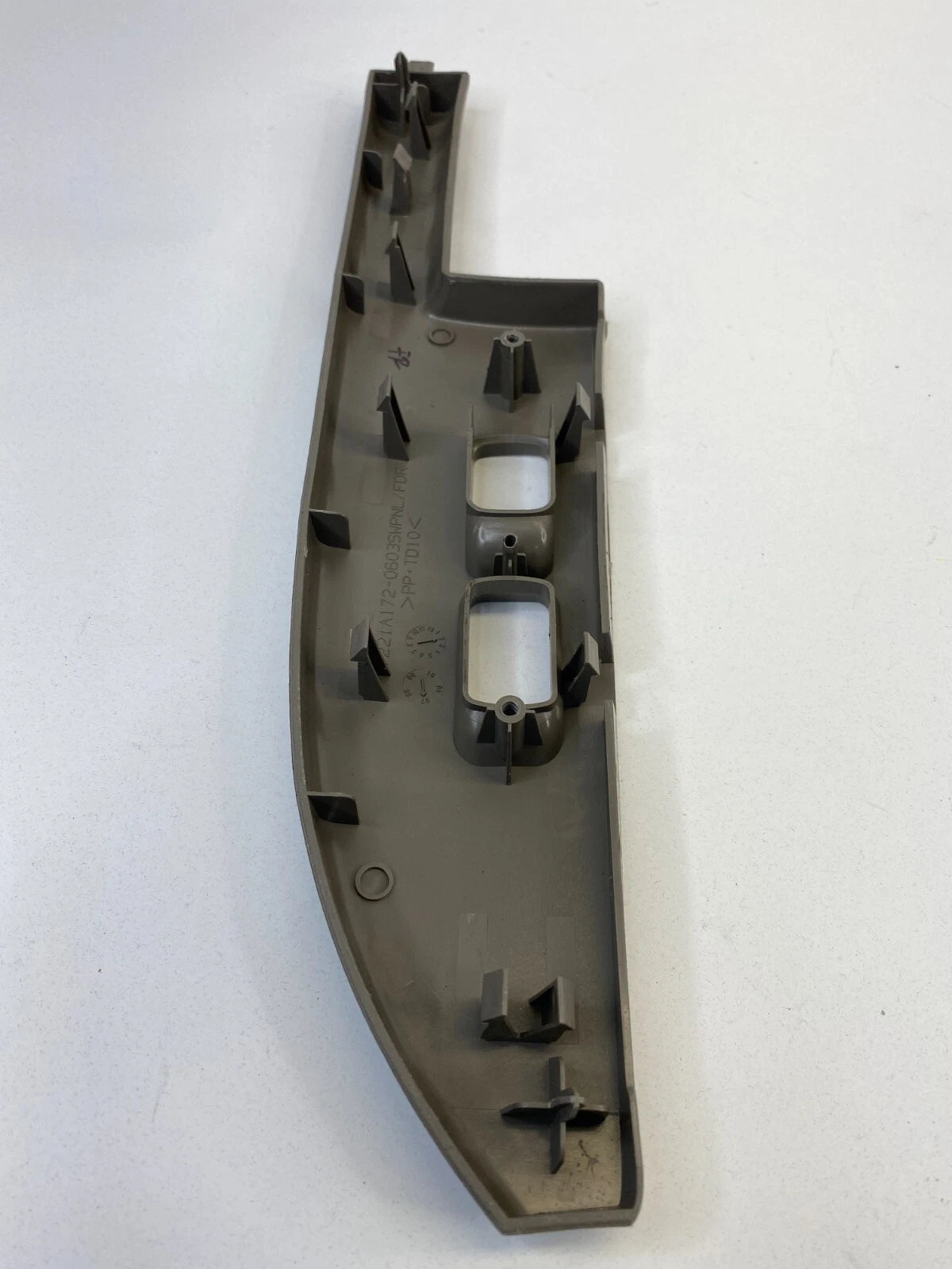 07 08 10 11 MITSUBISHI ENDEAVOR FRONT RIGHT PASSENGER DOOR WINDOW SWITCH BEZEL