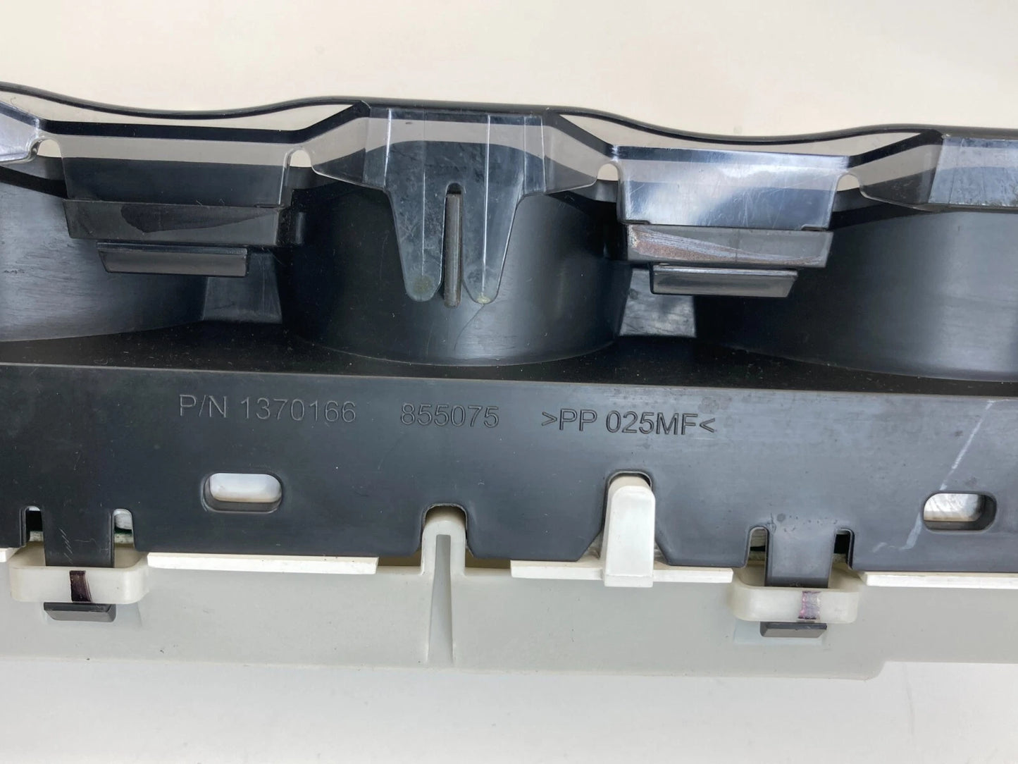 07-12 GMC ACADIA INSTRUMENT CLUSTER SPEEDOMETER TACHOMETER 192 K MILES 1370166