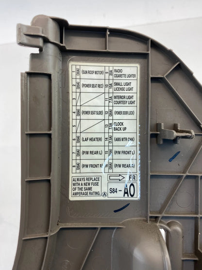 1998-2002 HONDA ACCORD DASH RIGHT SIDE FUSE BOX PANEL COVER END CAP 77211-S84