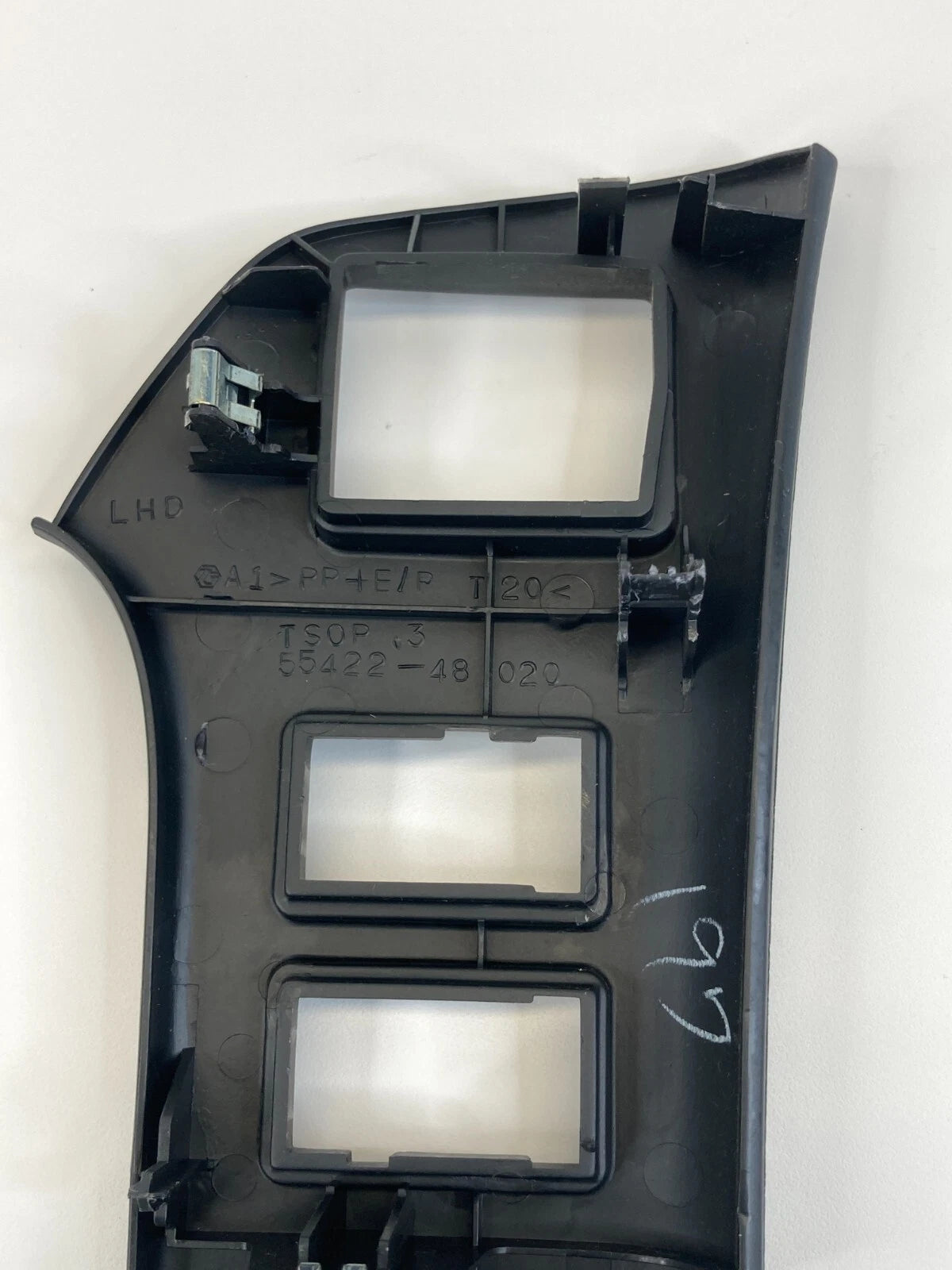 99-03 LEXUS RX300 DASH LEFT SIDE INSTRUMENT PANEL SWITCH COVER BEZEL 55422-48020