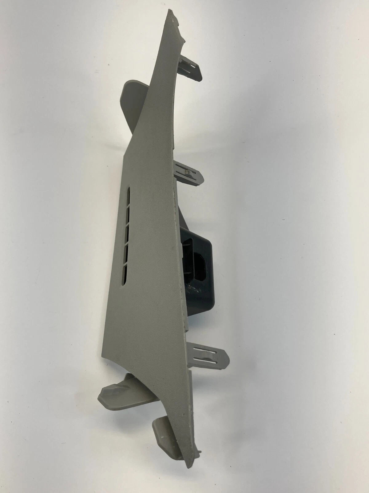 2010-2015 TOYOTA PRIUS FRONT LEFT DRIVER SIDE CORNER VENT COVER TRIM 62219-47040